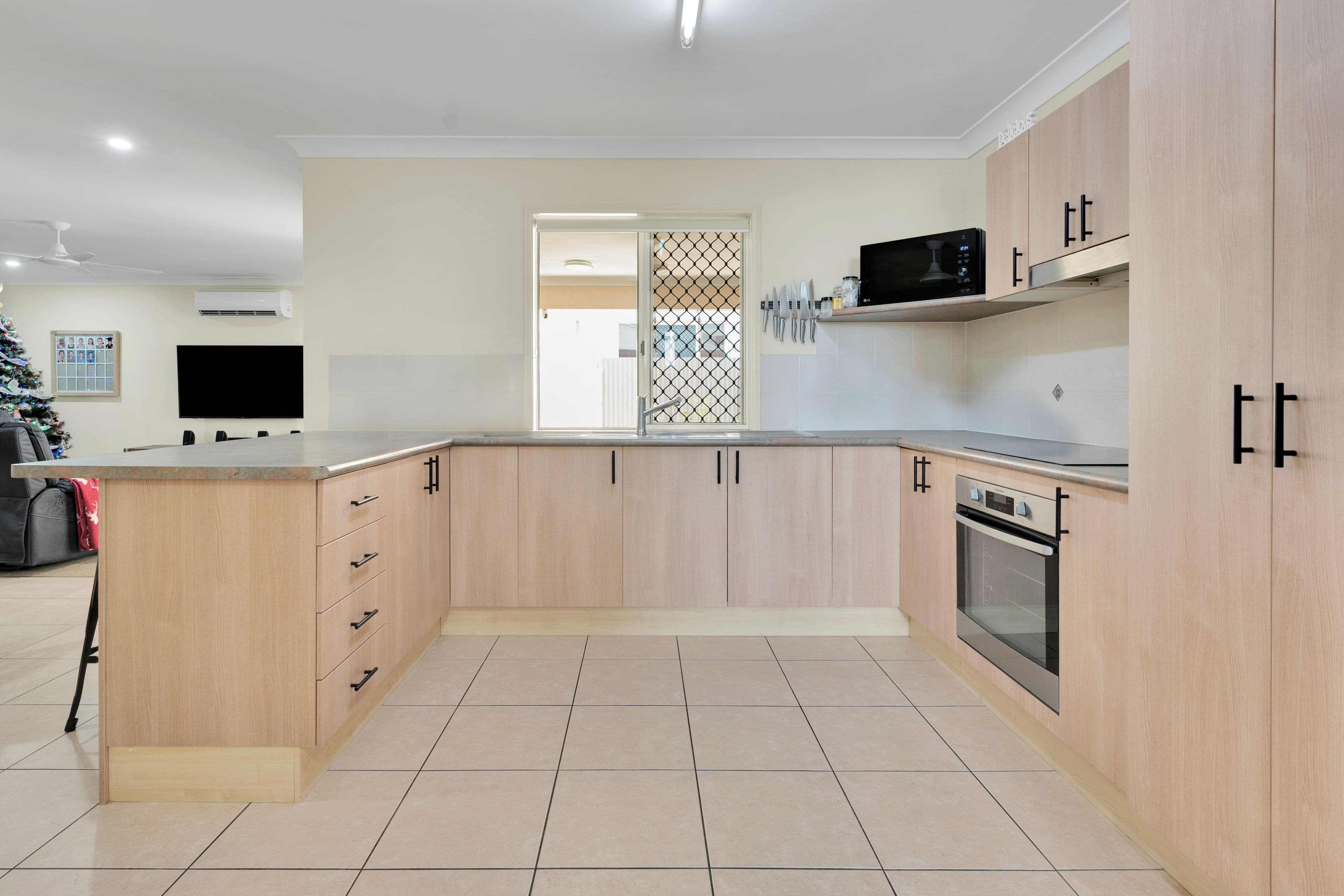 3 Perisher Court, Mount Louisa QLD 4814, Mount Louisa - Thumbnail 7