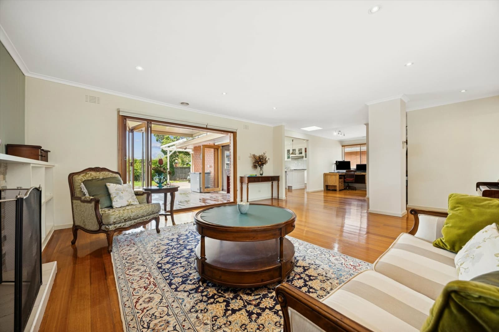 6 Peveril Street,Glen Waverley, Glen Waverley - Thumbnail 3