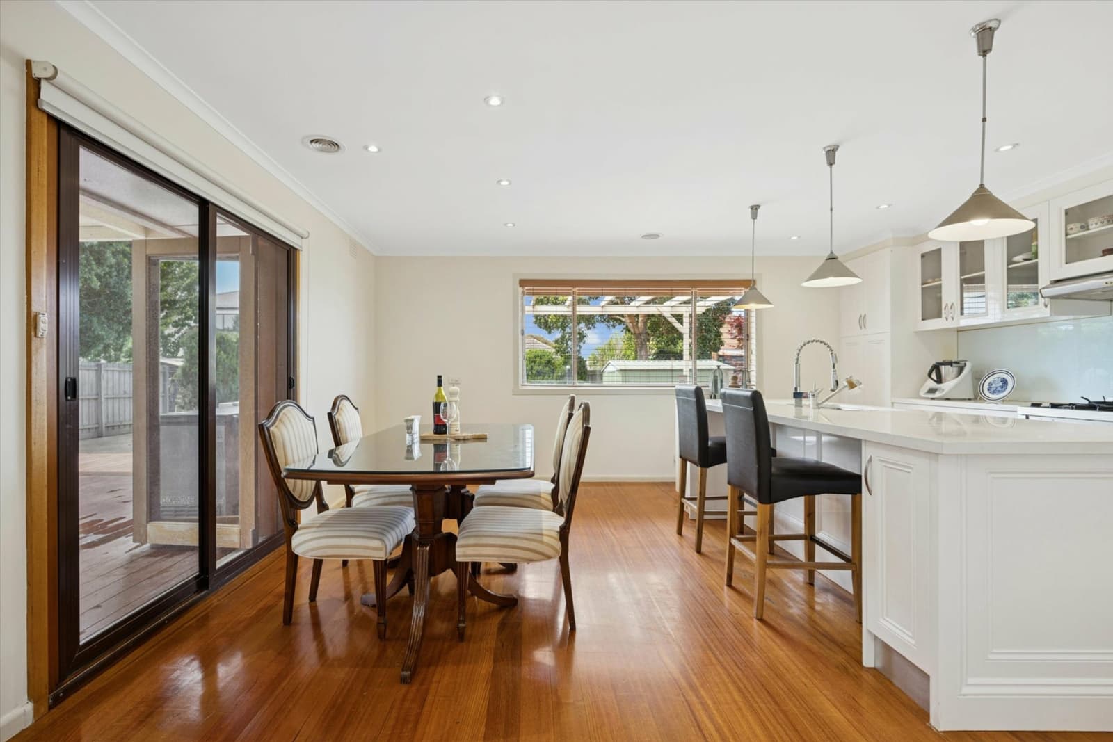 6 Peveril Street,Glen Waverley, Glen Waverley - Thumbnail 5
