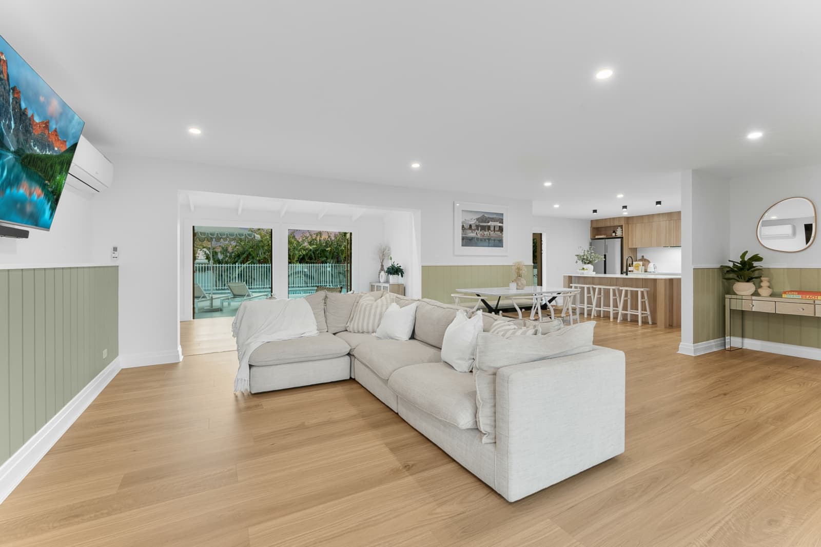 6 Moonah Avenue,Southport, Southport - Thumbnail 6