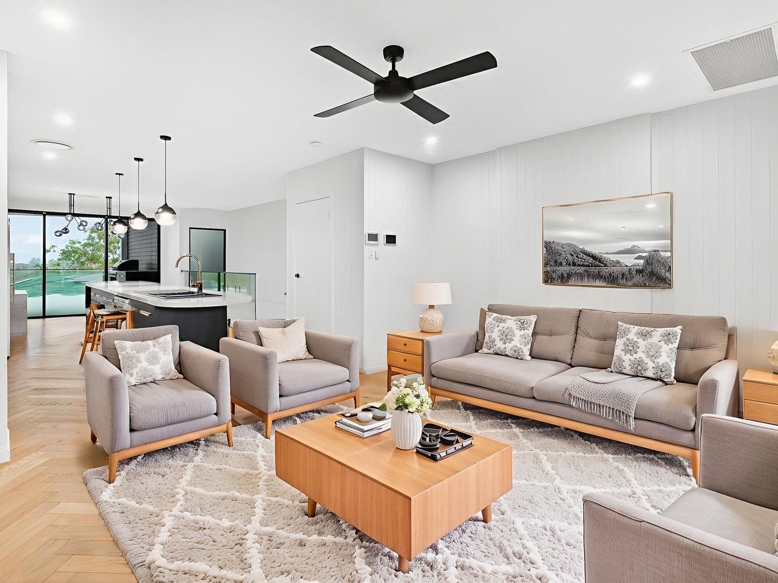 17 Deauville Drive, Southport - Thumbnail 7
