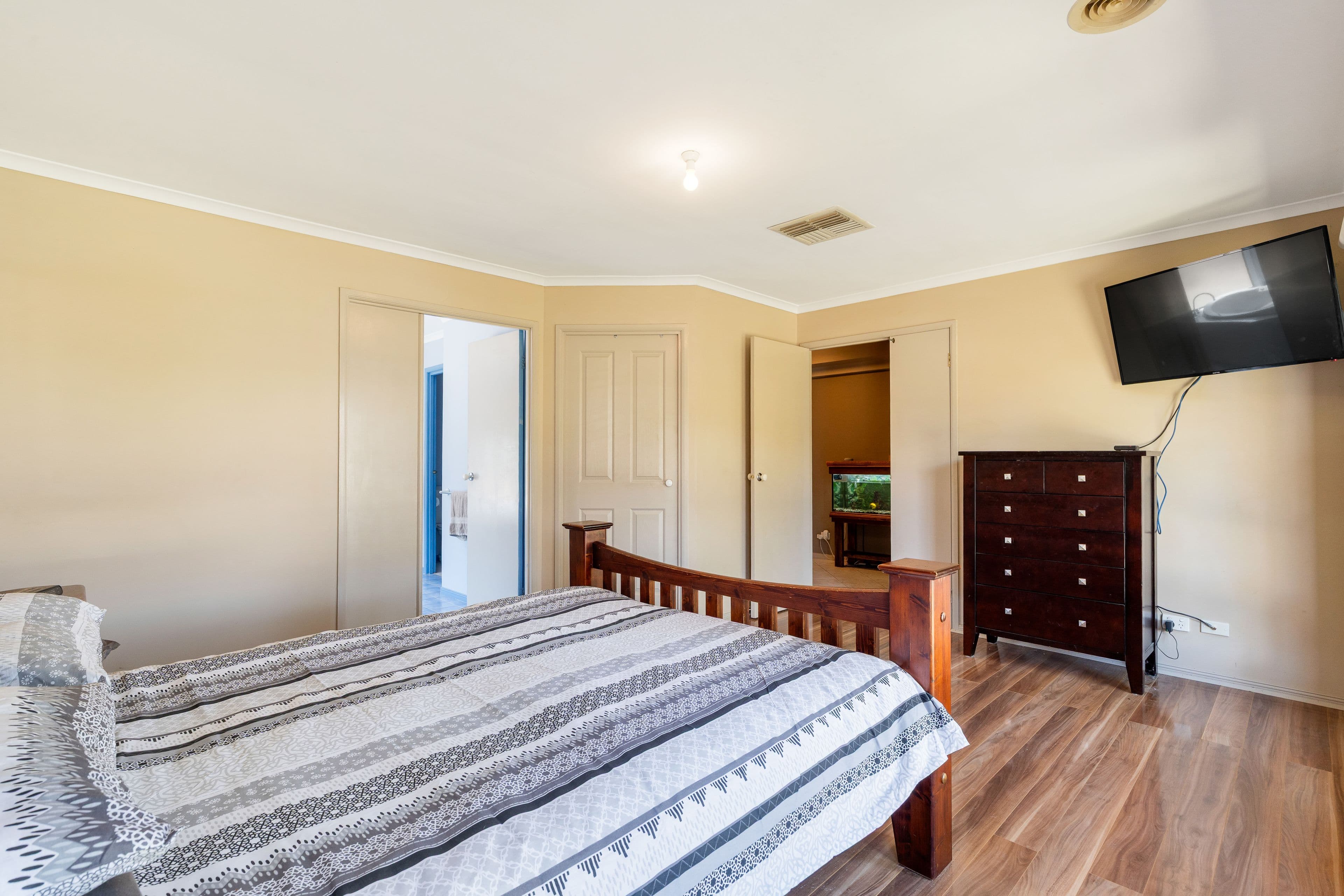 16 Mcnamara Avenue, Roxburgh Park VIC 3064, Roxburgh Park - Thumbnail 5