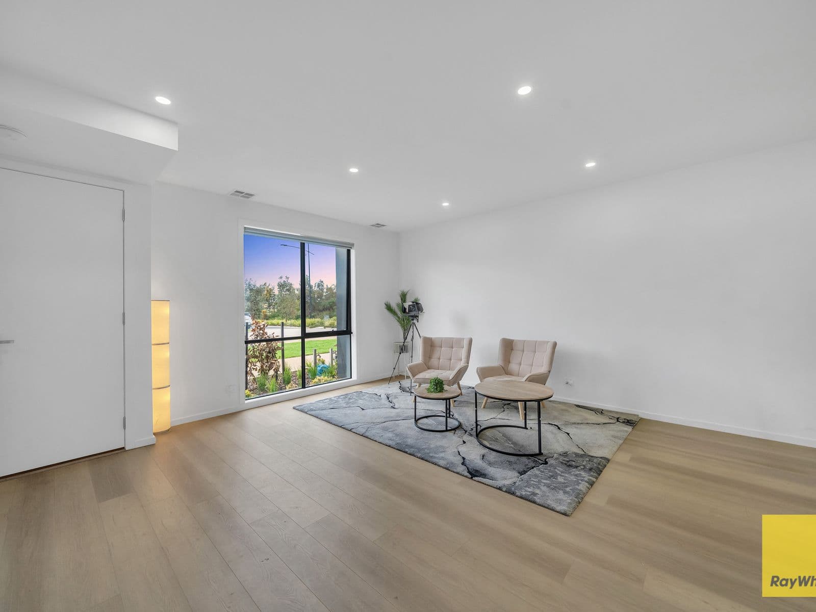181 Frontier Avenue, Aintree - Thumbnail 2