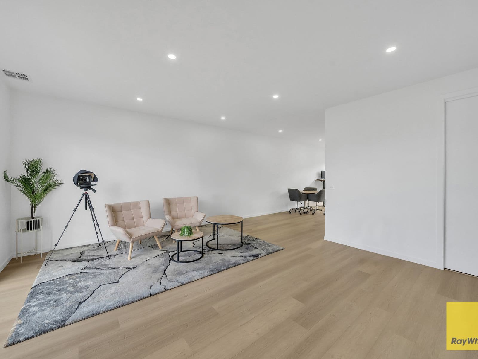 181 Frontier Avenue, Aintree - Thumbnail 3