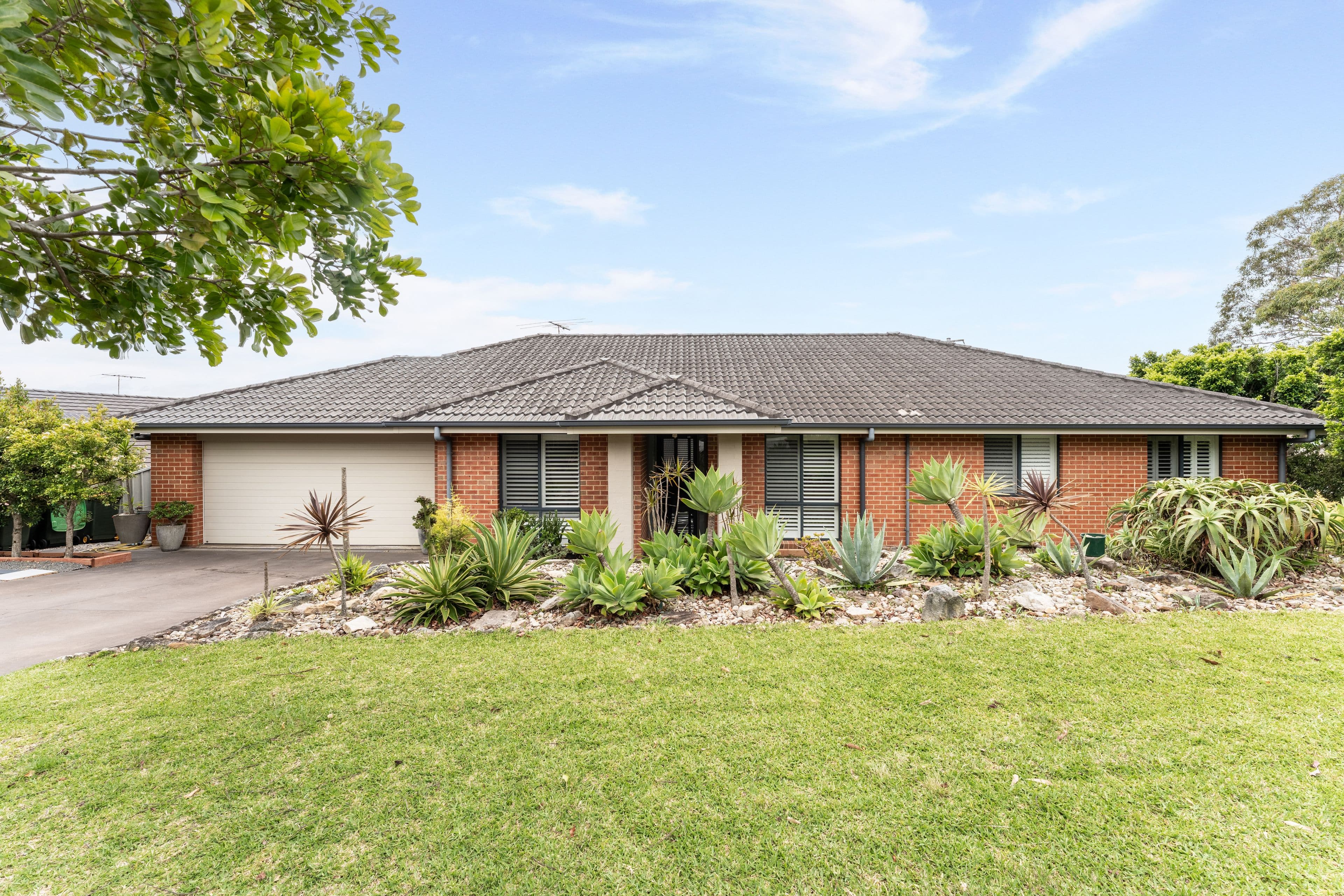 2 Handley Street, Helensburgh NSW 2508, Helensburgh - Image 1