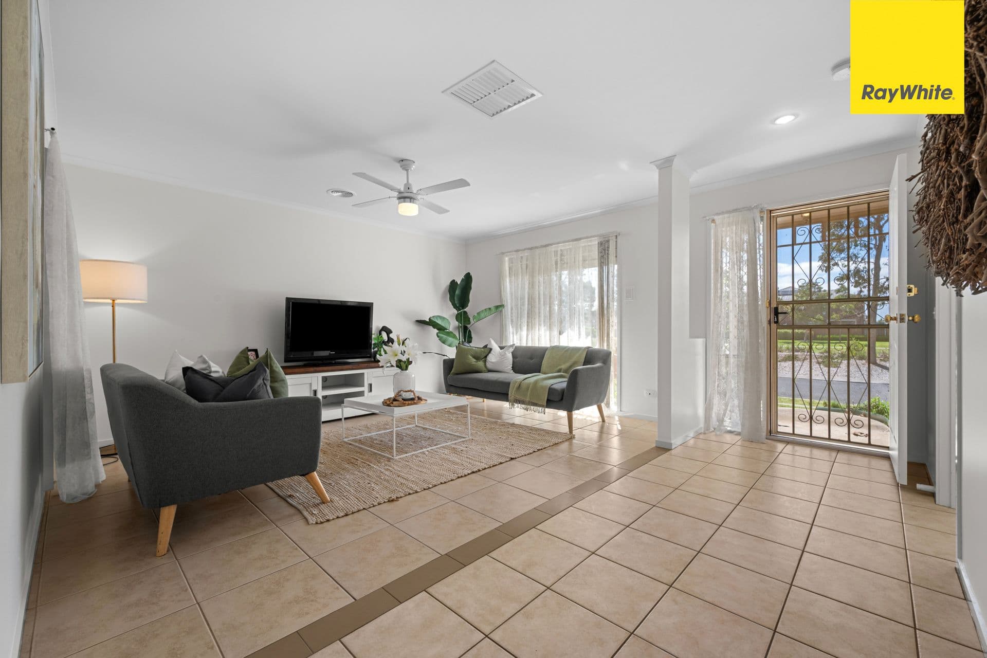 317 Westwood Drive, Burnside VIC 3023, Burnside - Thumbnail 3