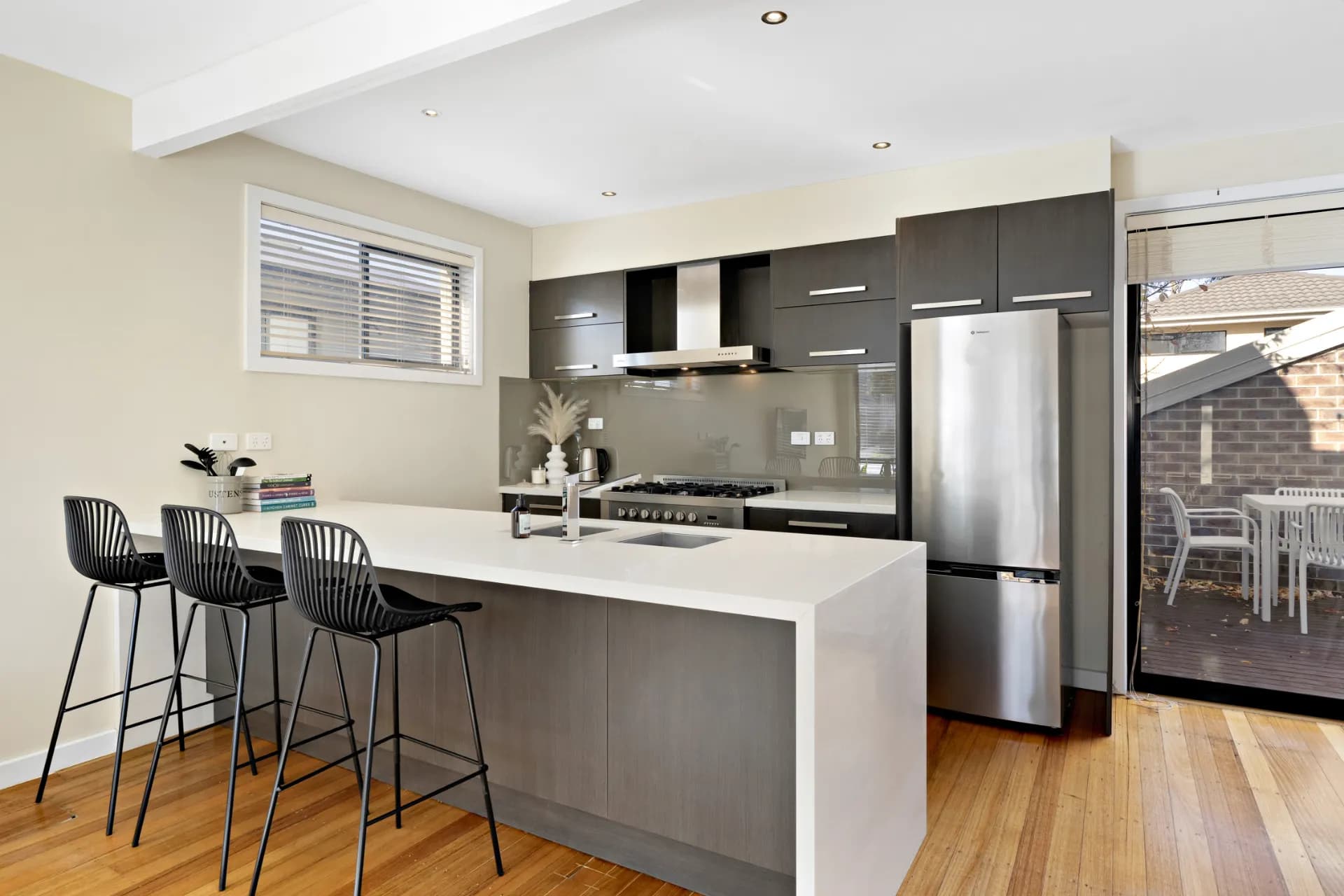 1/12 Moore  Avenue, Croydon., Croydon - Thumbnail 2