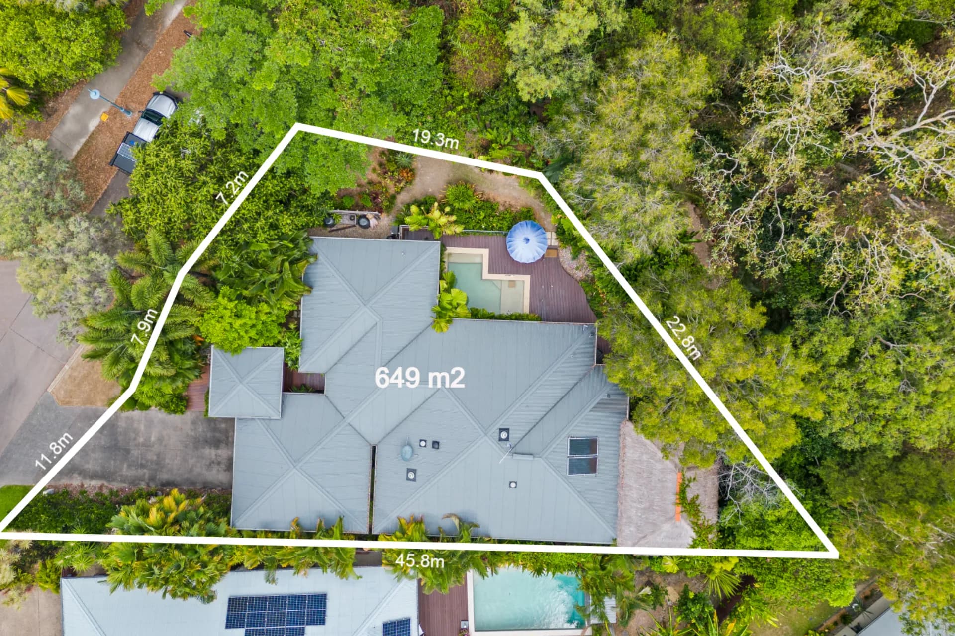 28 Muller Street, Palm Cove., Palm Cove - Thumbnail 2