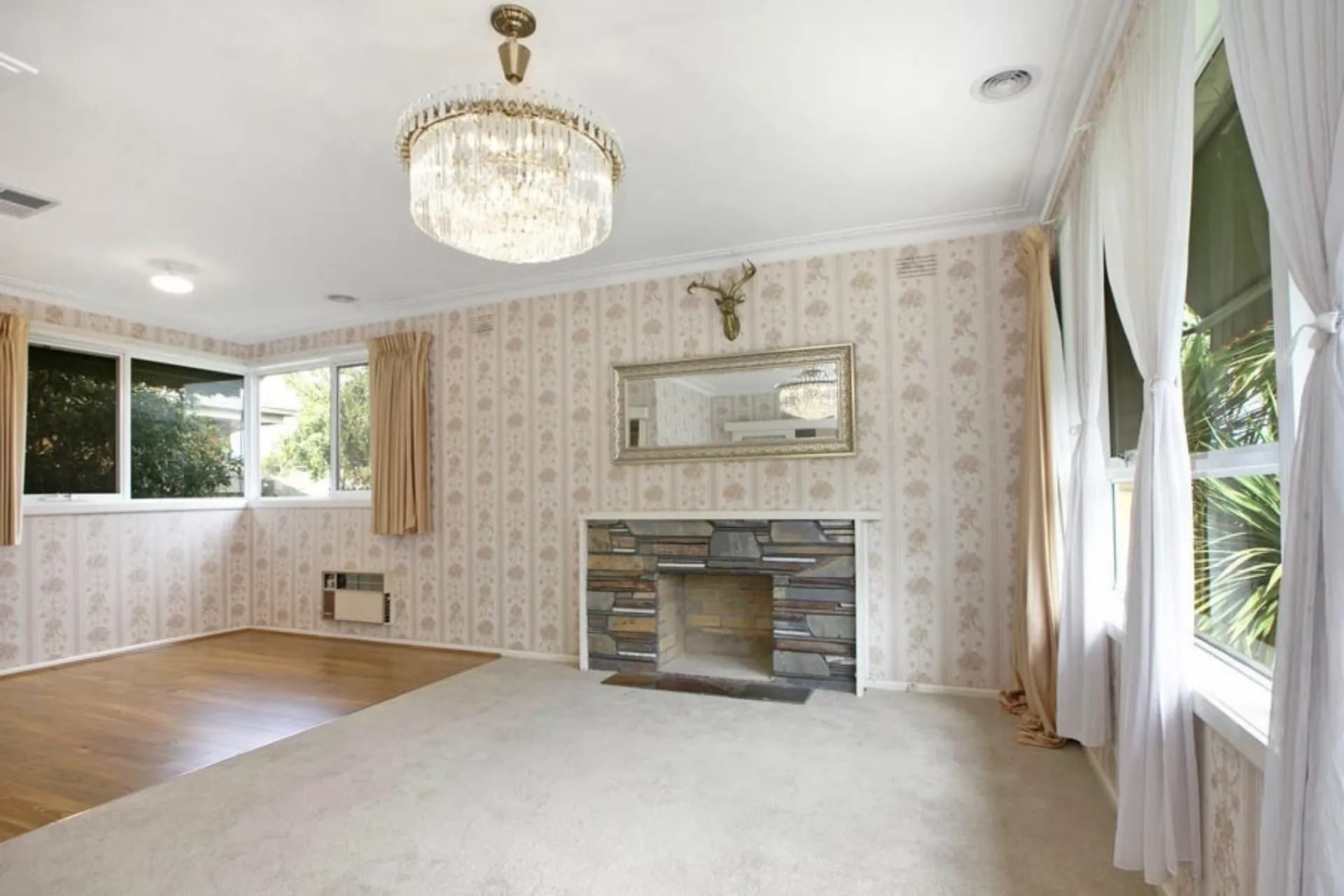 10 Club Avenue, Kingsbury - Thumbnail 2