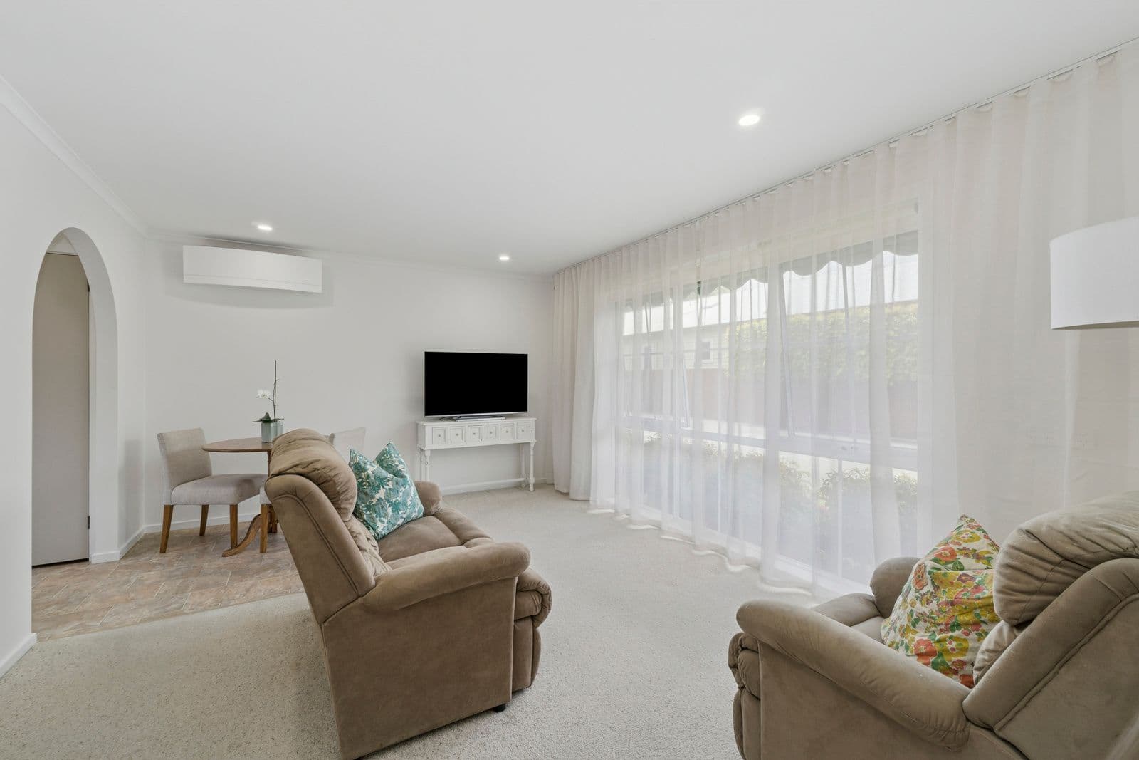 14 Manifold Street, Colac VIC 3250, Colac - Thumbnail 2
