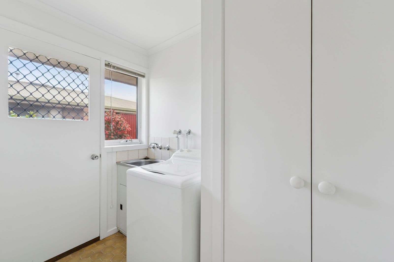14 Manifold Street, Colac VIC 3250, Colac - Thumbnail 8