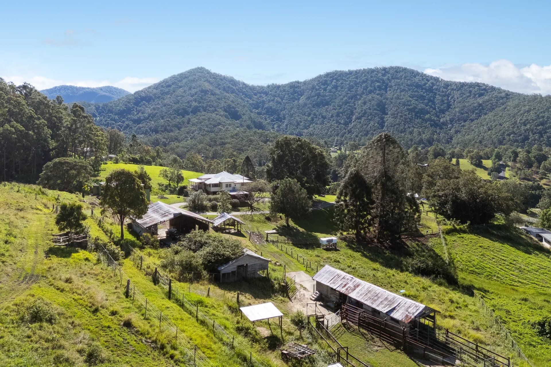 66 Morrison Road, Cedar Creek - Thumbnail 2