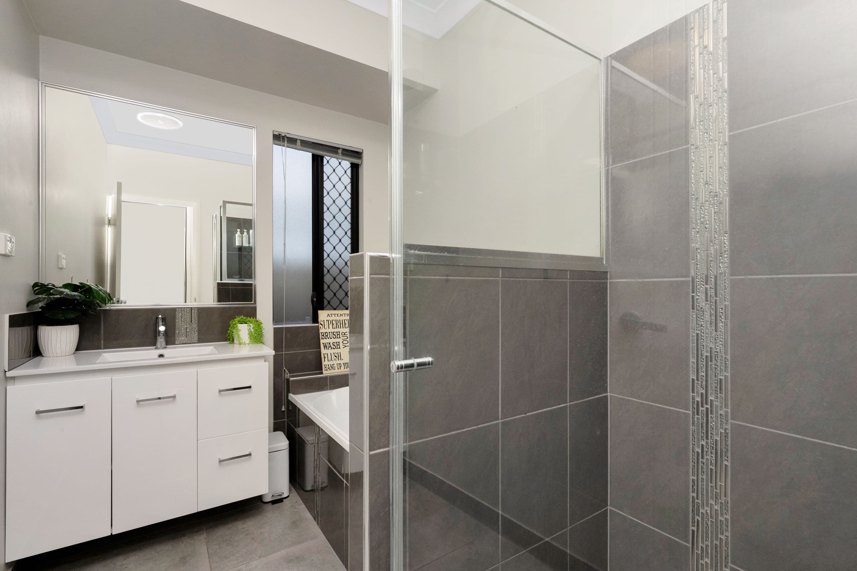 13 Velasco Street, Burdell QLD 4818, Burdell - Thumbnail 8
