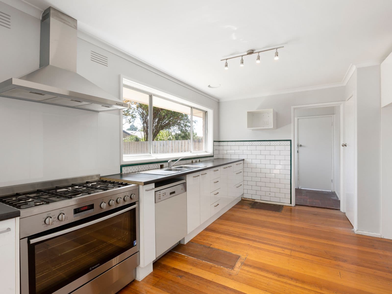 85 Embankment Grove, Chelsea - Thumbnail 6