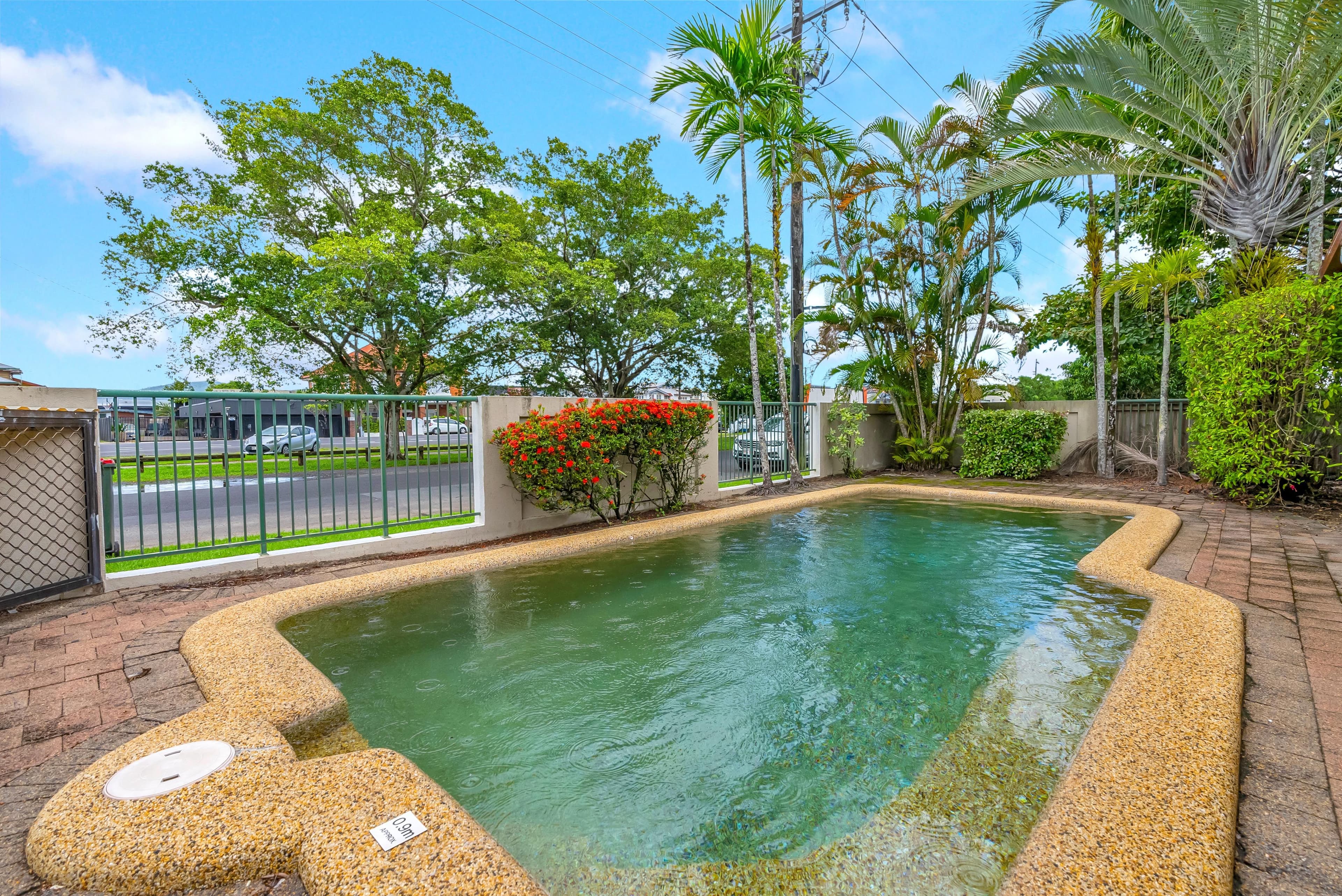 205 Spence Street, Bungalow QLD 4870, Bungalow - Thumbnail 2