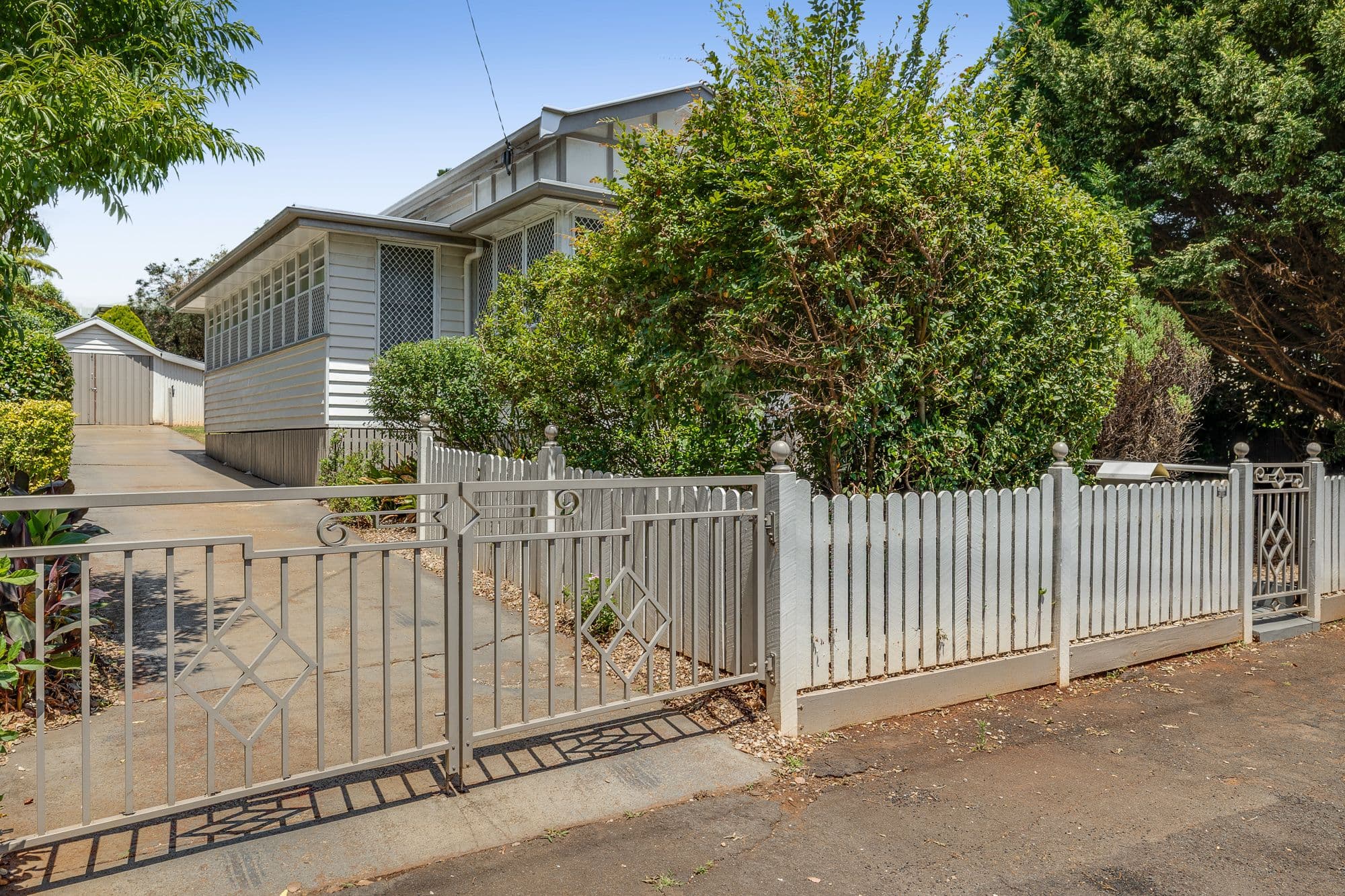124 Neil Street, South Toowoomba QLD 4350, South Toowoomba - Thumbnail 2