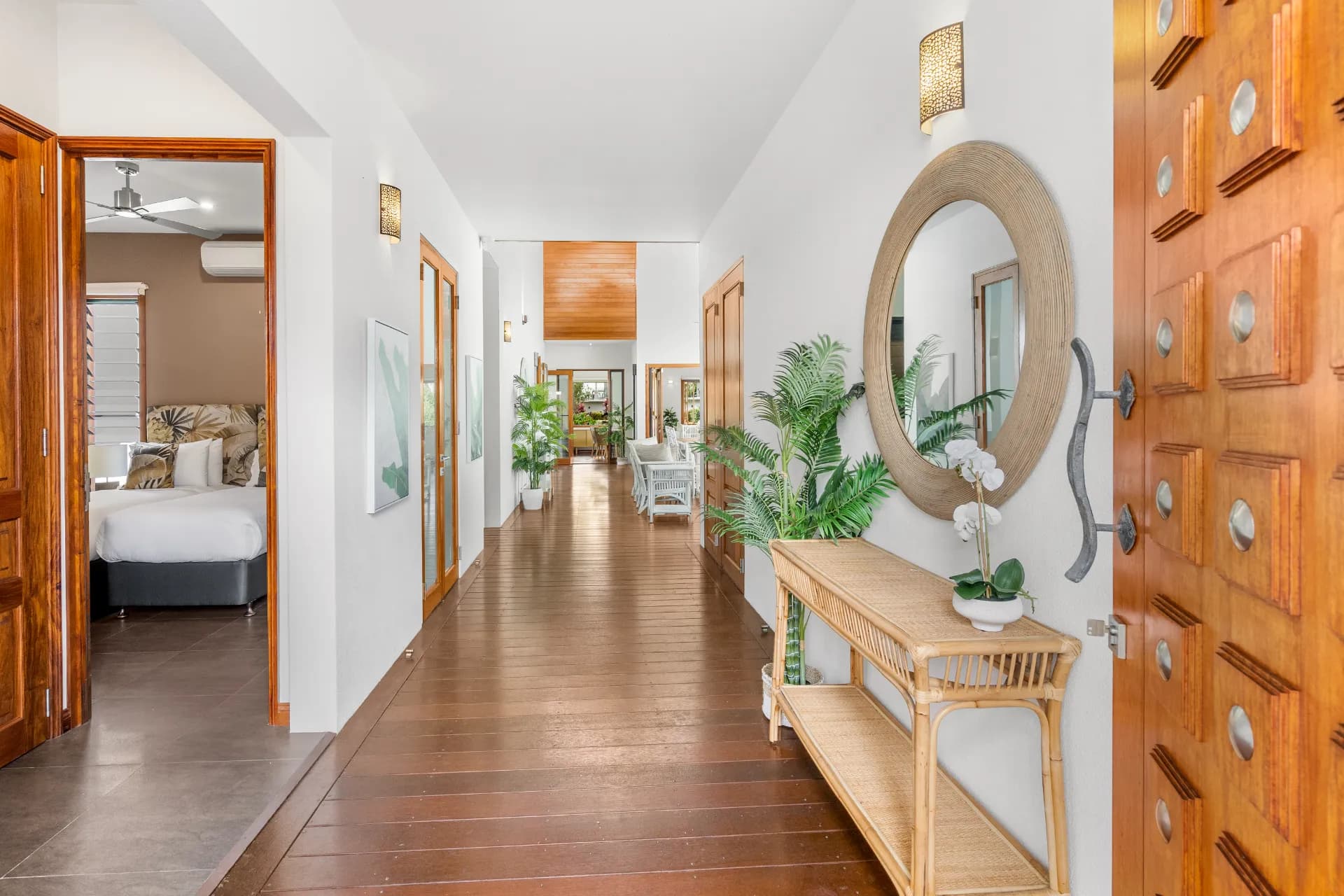 54 Ocean Drive, Palm Cove, QLD, Palm Cove - Thumbnail 4