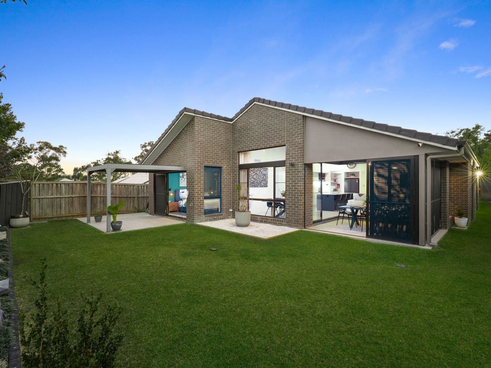 7 Lone Pine Circuit, Upper Coomera - Thumbnail 3