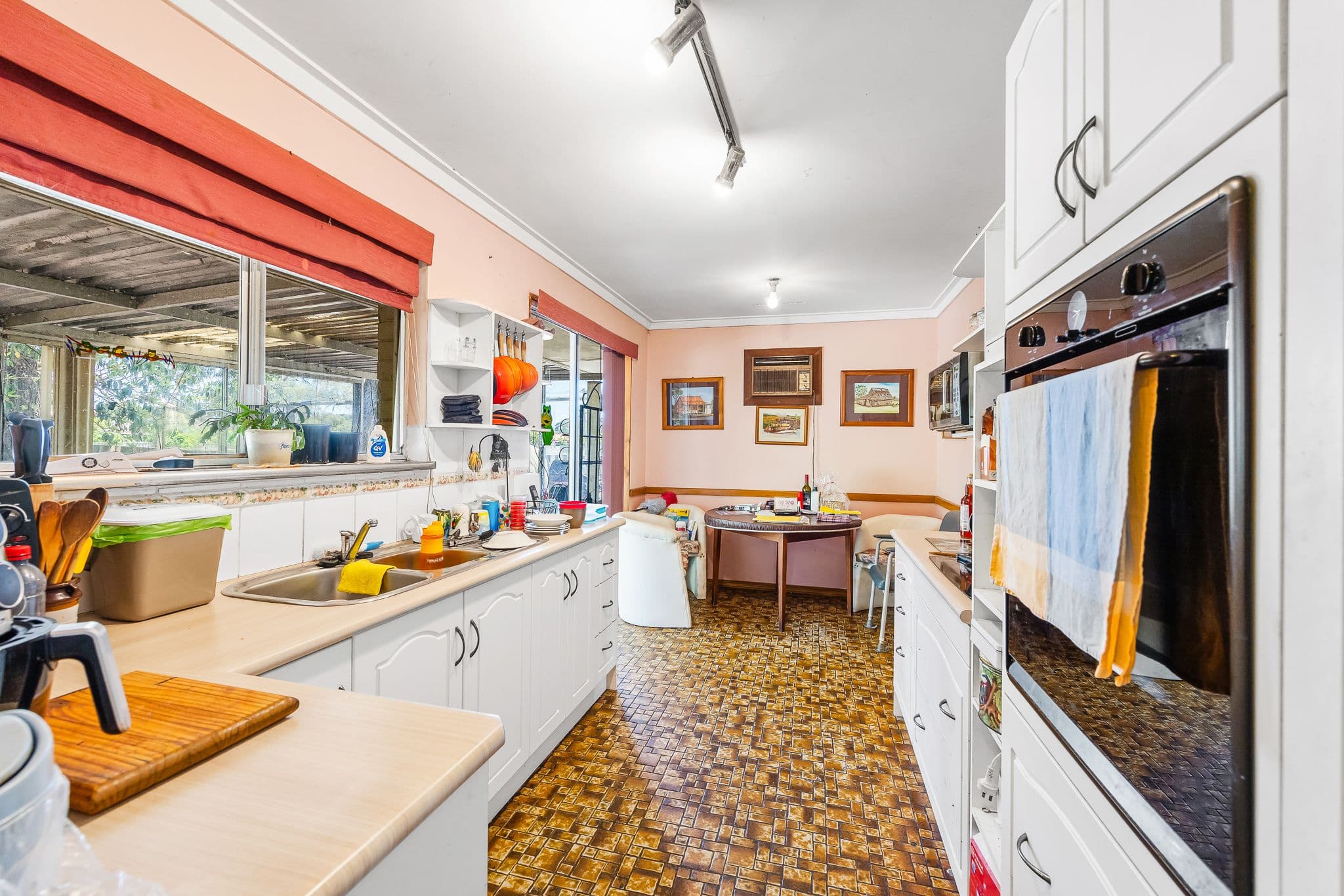 4 Stockdale Road, Kewdale WA 6105, Kewdale - Thumbnail 3
