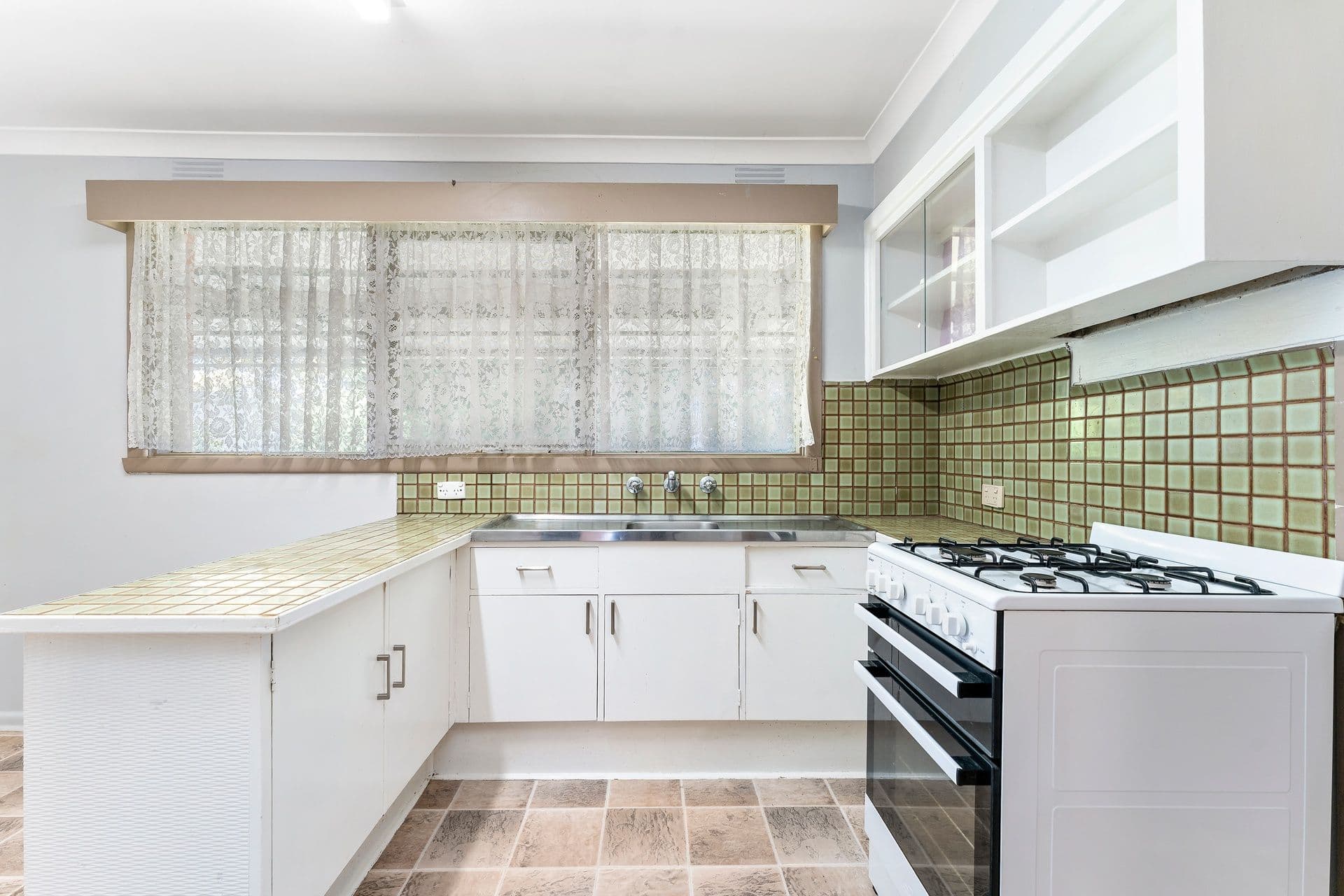 24 Harry Street, Cranbourne VIC 3977, Cranbourne - Thumbnail 3