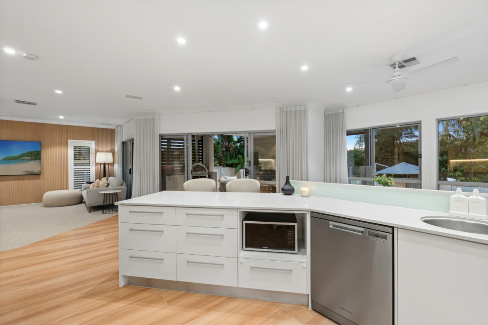 12 Finnagin Drive,Bonogin, Bonogin - Thumbnail 7