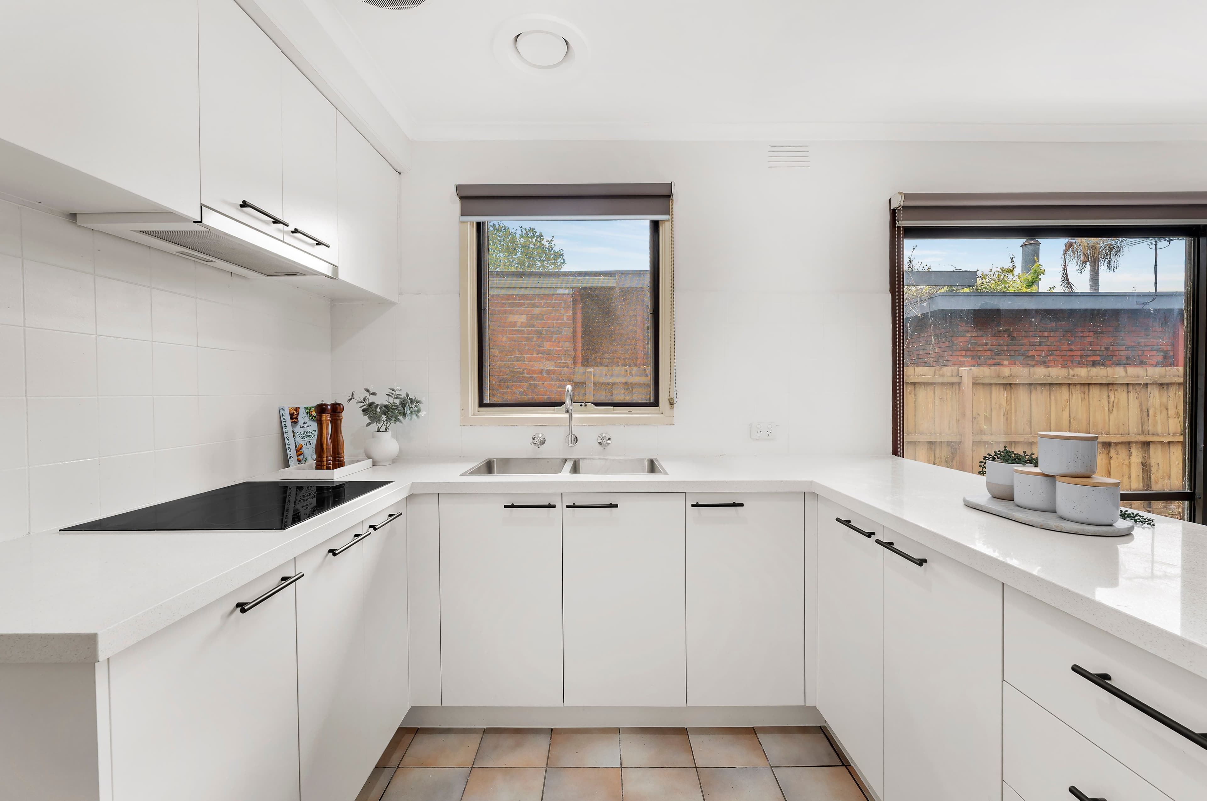 28 Elliott Crescent, Dingley Village VIC 3172, Dingley Village - Thumbnail 3