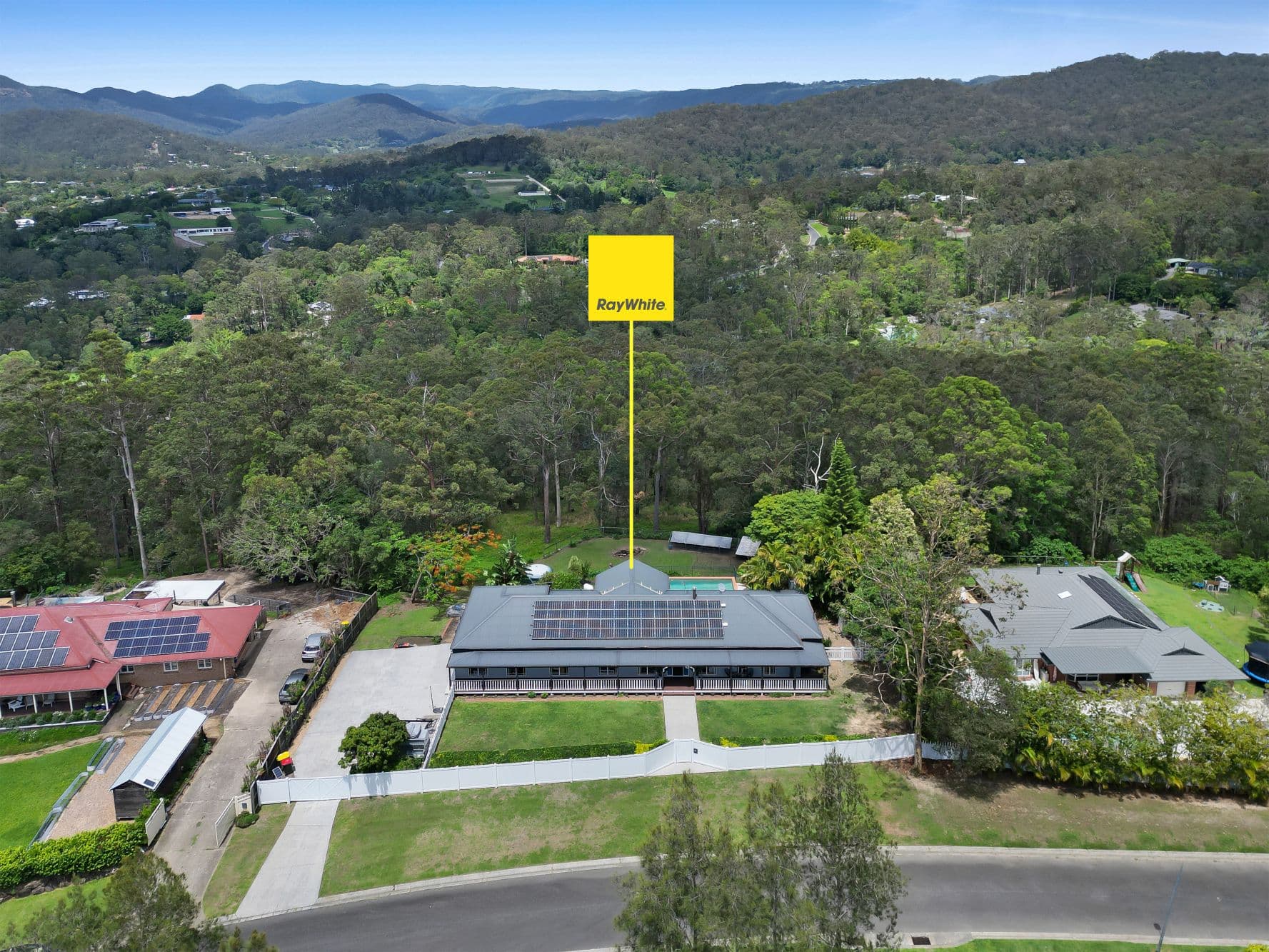 28 Sehmish Court, Bonogin QLD 4213, Bonogin - Thumbnail 2
