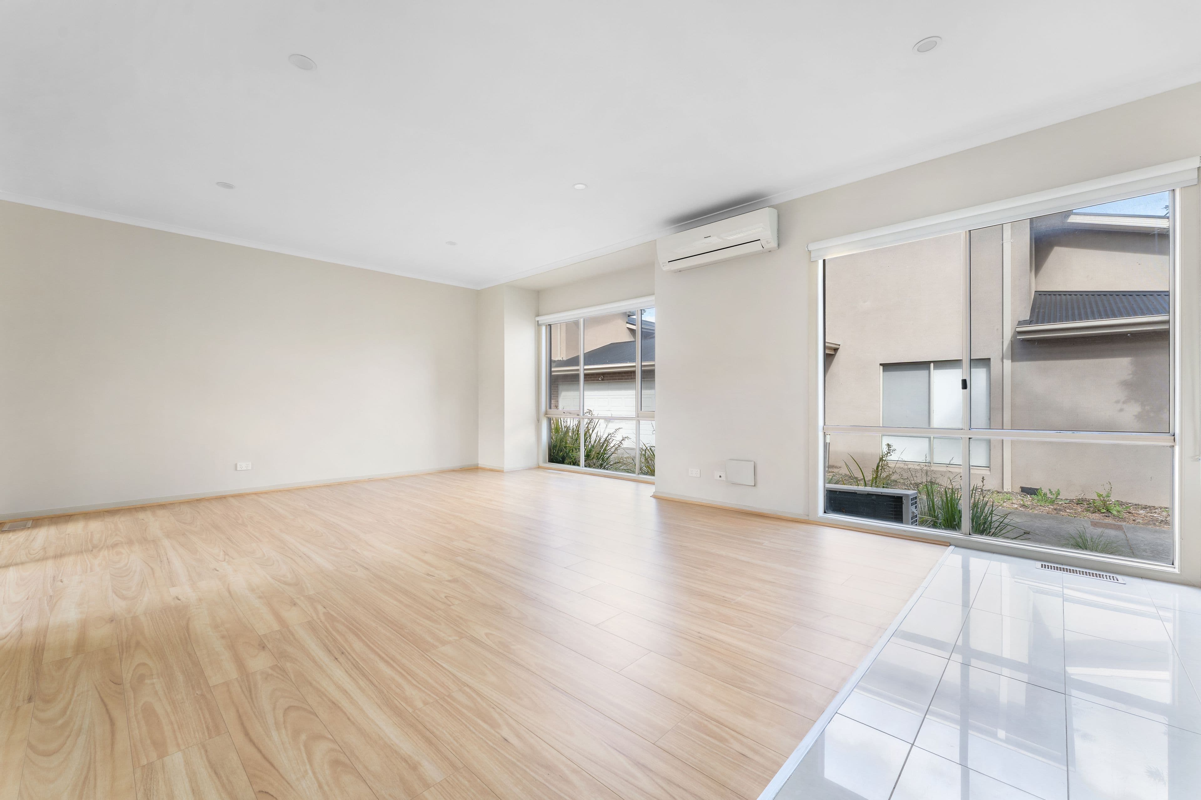 10 Lorraine Street, Frankston VIC 3199, Frankston - Thumbnail 2