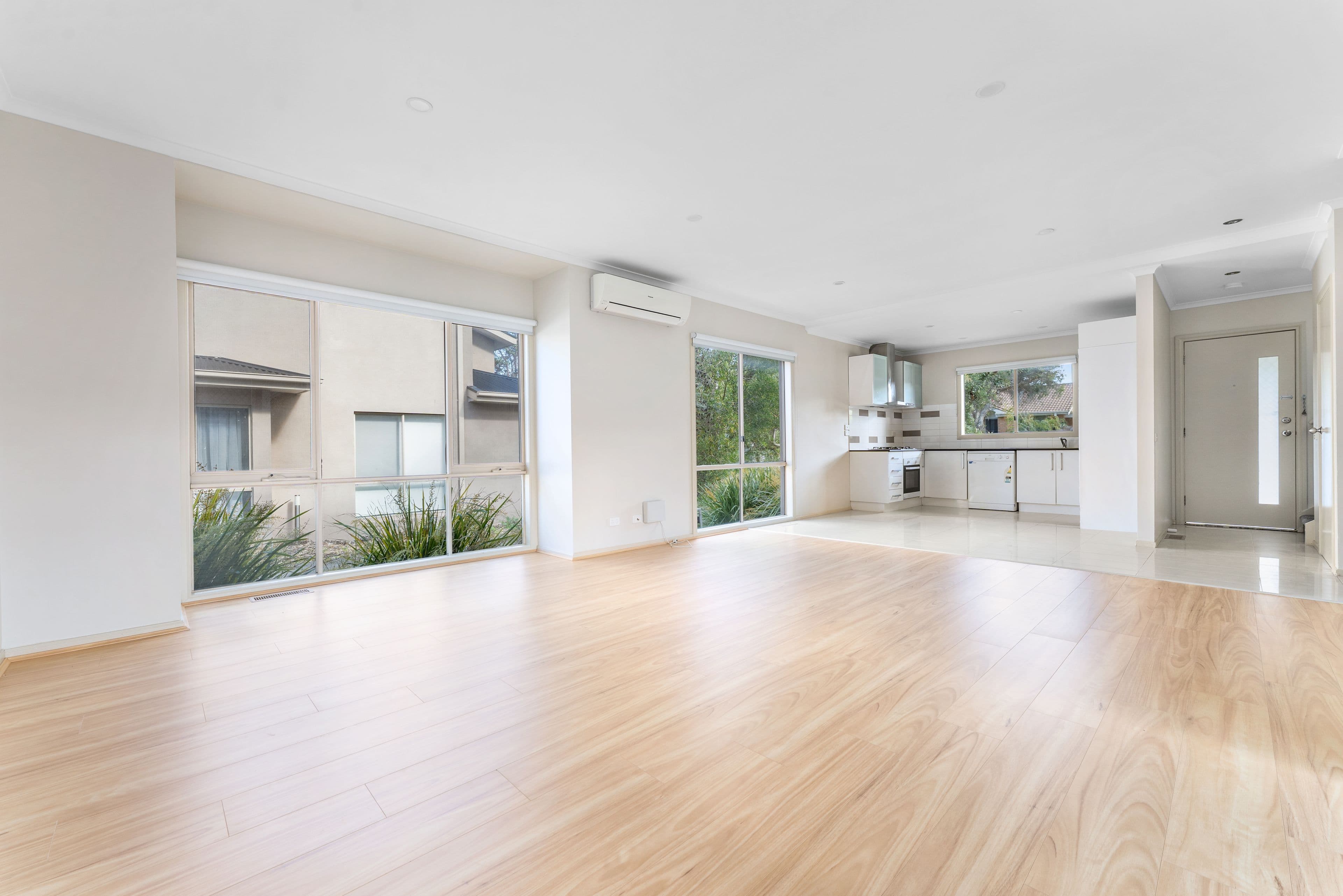 10 Lorraine Street, Frankston VIC 3199, Frankston - Thumbnail 3