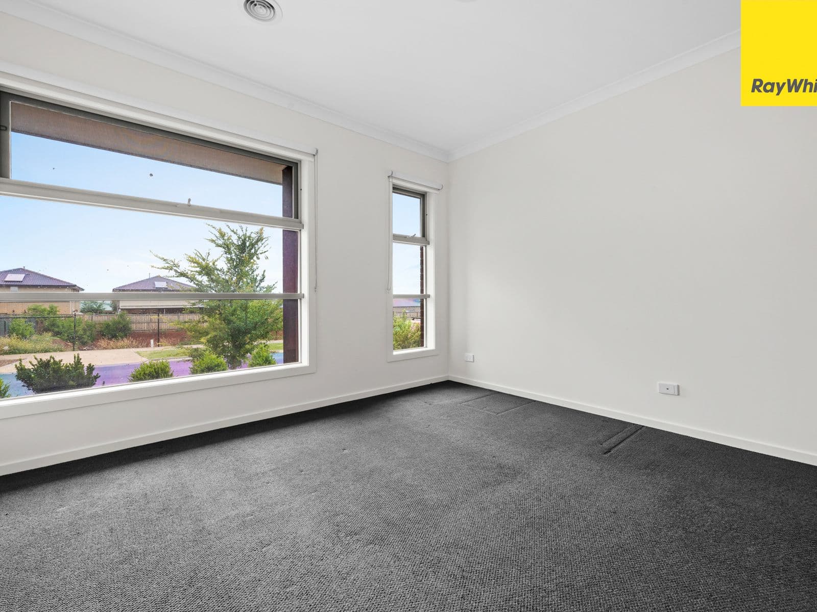 15 Treviso Street, Fraser Rise - Thumbnail 3