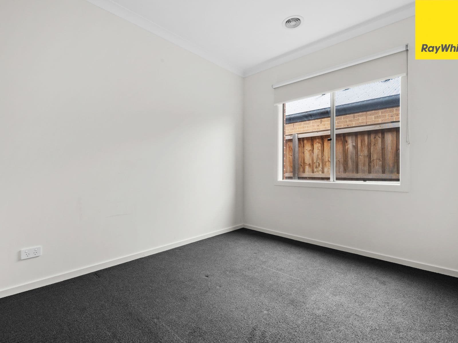 15 Treviso Street, Fraser Rise - Thumbnail 6