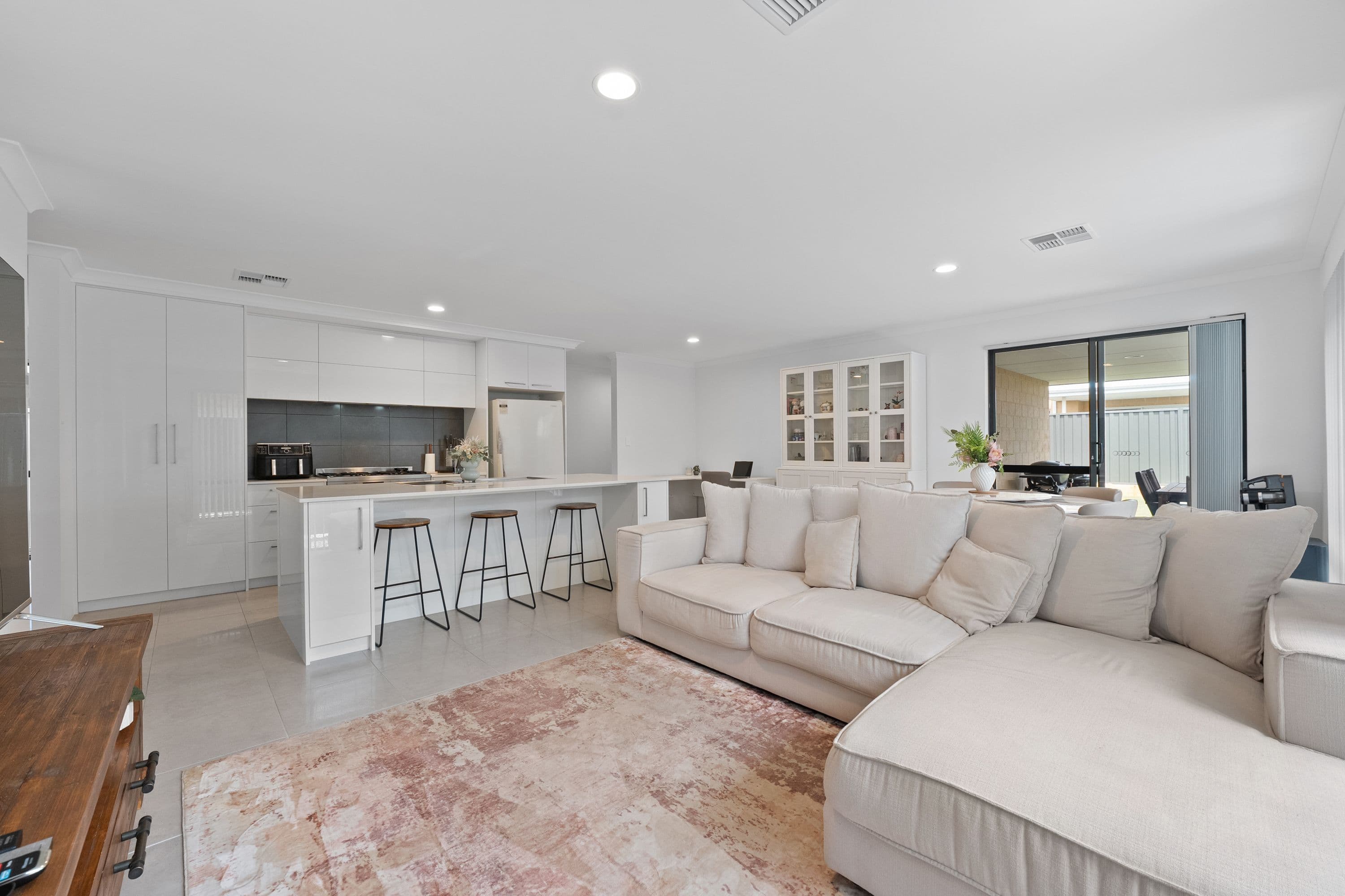 31 Cloudburst Avenue, Baldivis WA 6171, Baldivis - Thumbnail 2