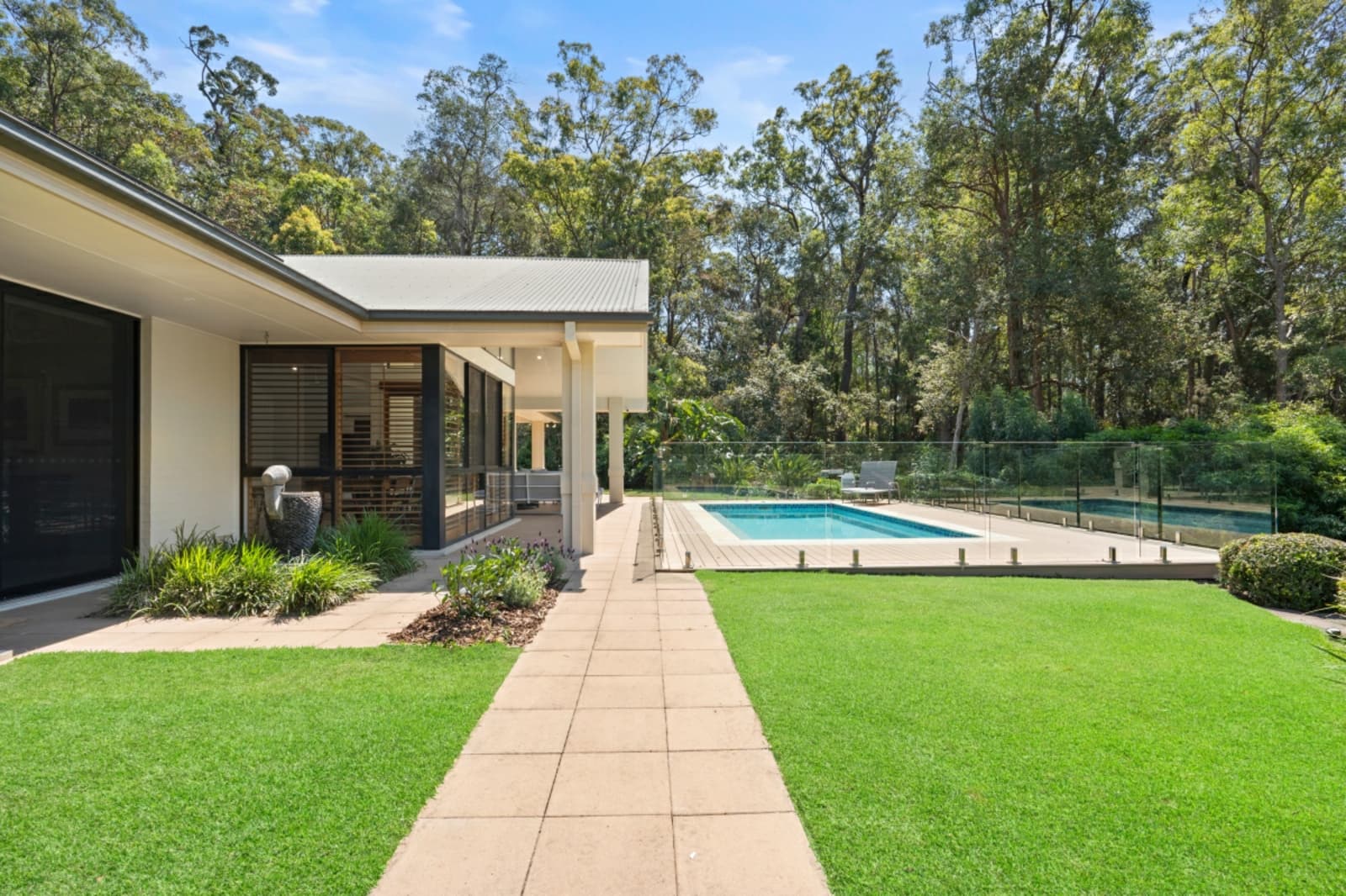 13 Basswood Court,Bonogin, Bonogin - Thumbnail 3