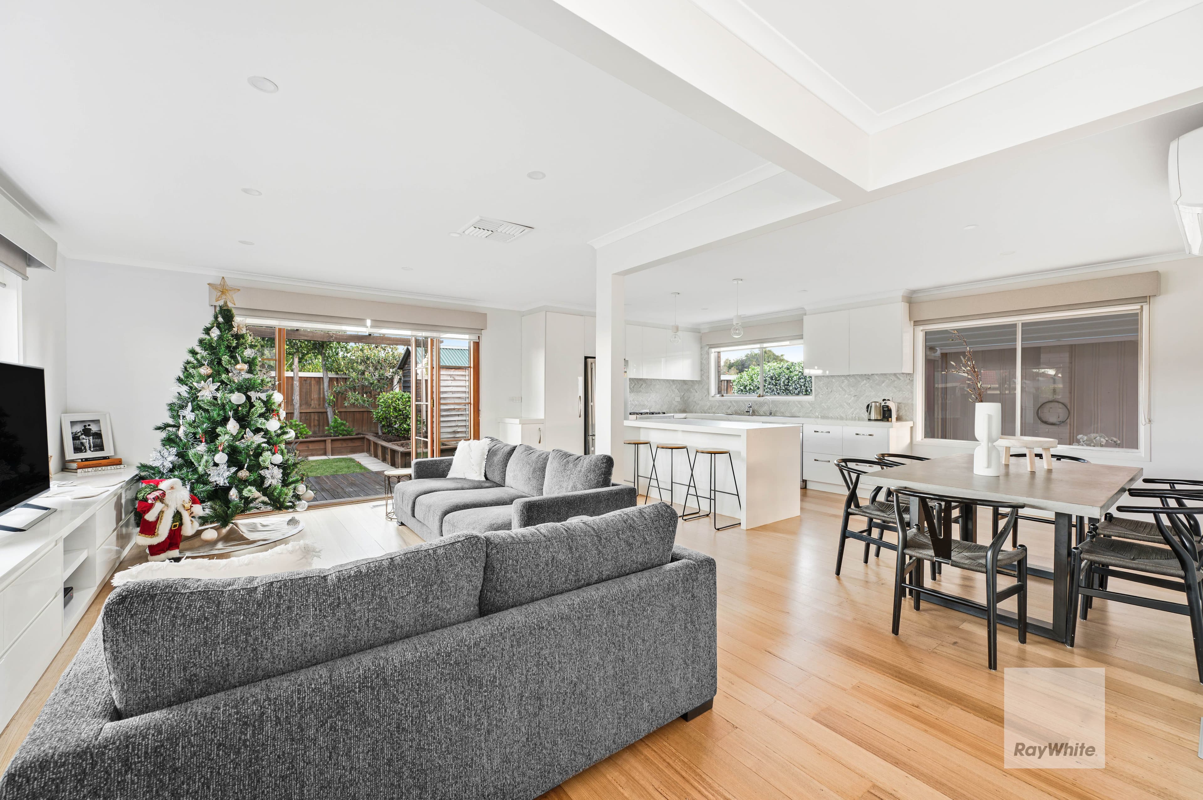 11 Townsend Avenue, Gladstone Park VIC 3043, Gladstone Park - Thumbnail 4