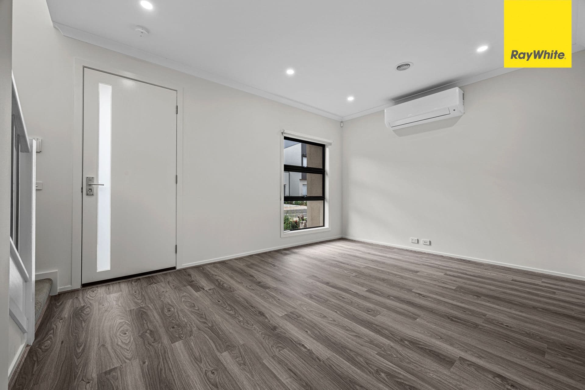8 Steadfield Circuit, Melton South VIC 3338, Melton South - Thumbnail 2
