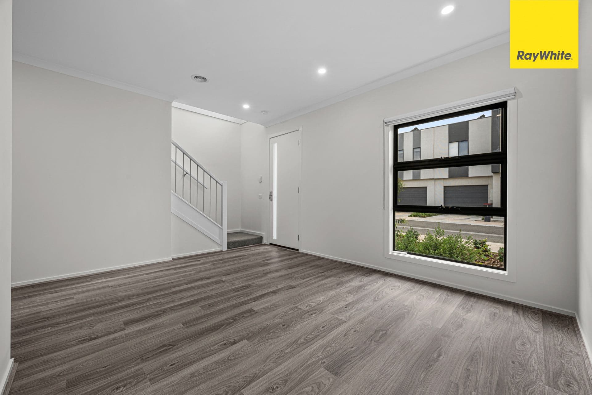 8 Steadfield Circuit, Melton South VIC 3338, Melton South - Thumbnail 3