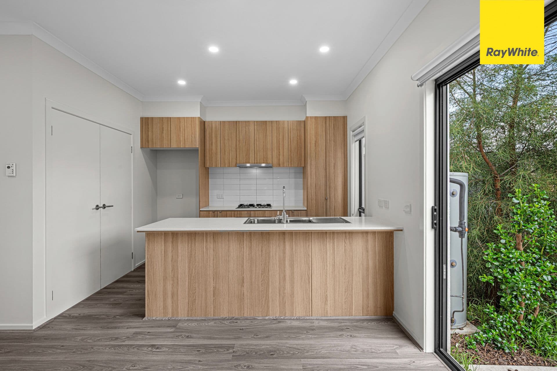 8 Steadfield Circuit, Melton South VIC 3338, Melton South - Thumbnail 6