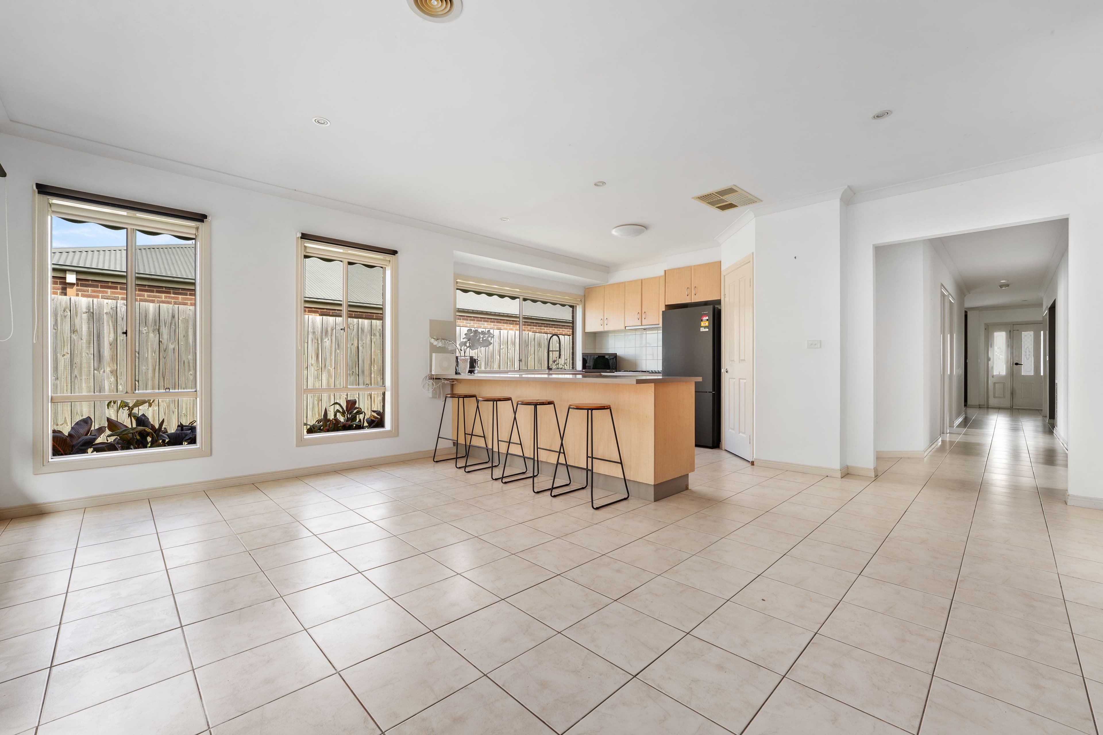 21 Stonehaven Avenue, Cranbourne VIC 3977, Cranbourne - Thumbnail 4