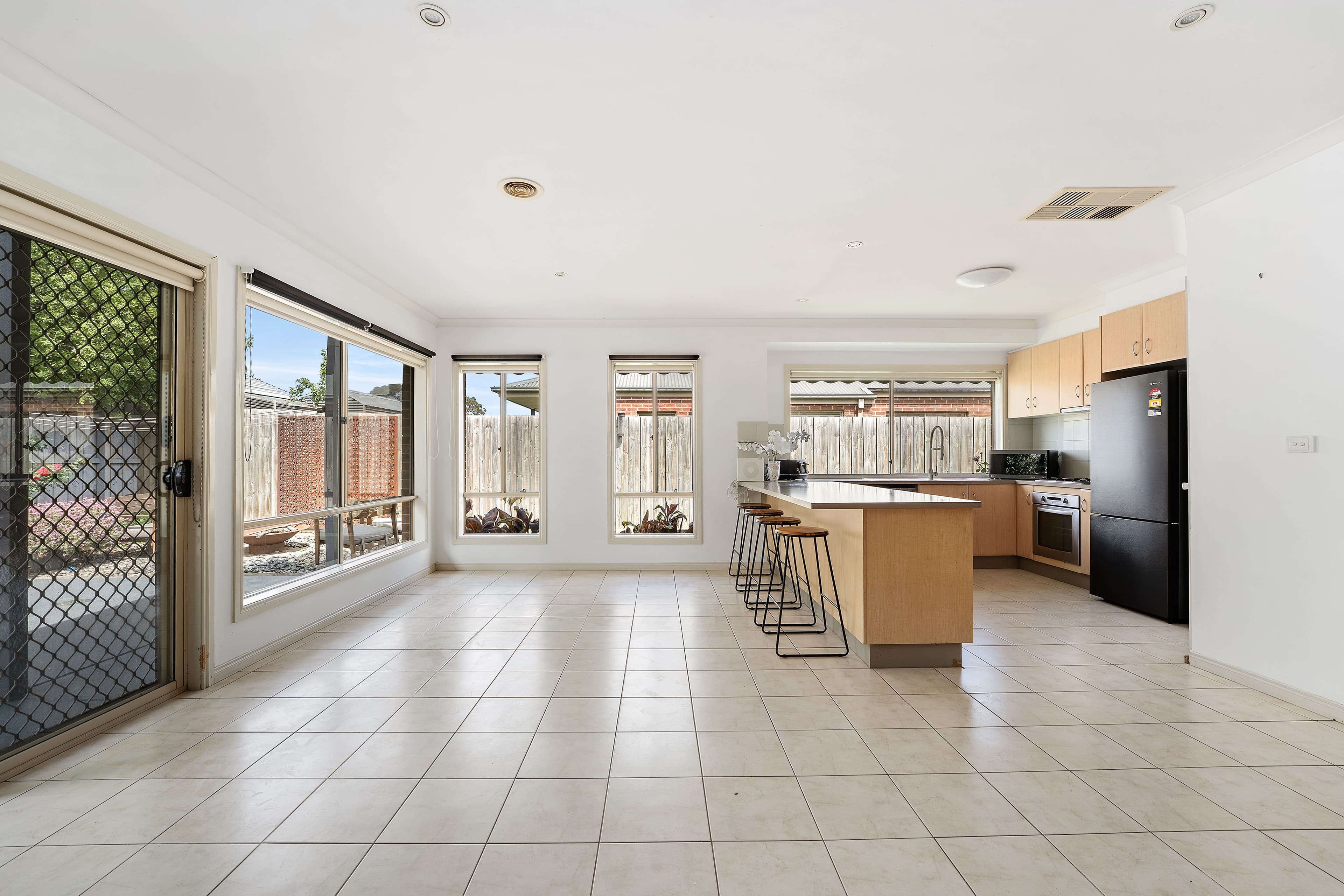 21 Stonehaven Avenue, Cranbourne VIC 3977, Cranbourne - Thumbnail 5