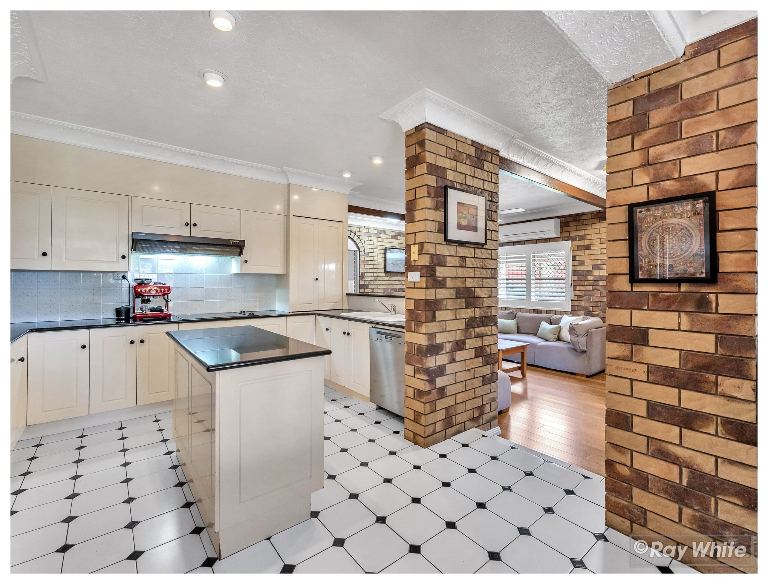 10 Davey Avenue, Frenchville QLD 4701, Frenchville - Thumbnail 4
