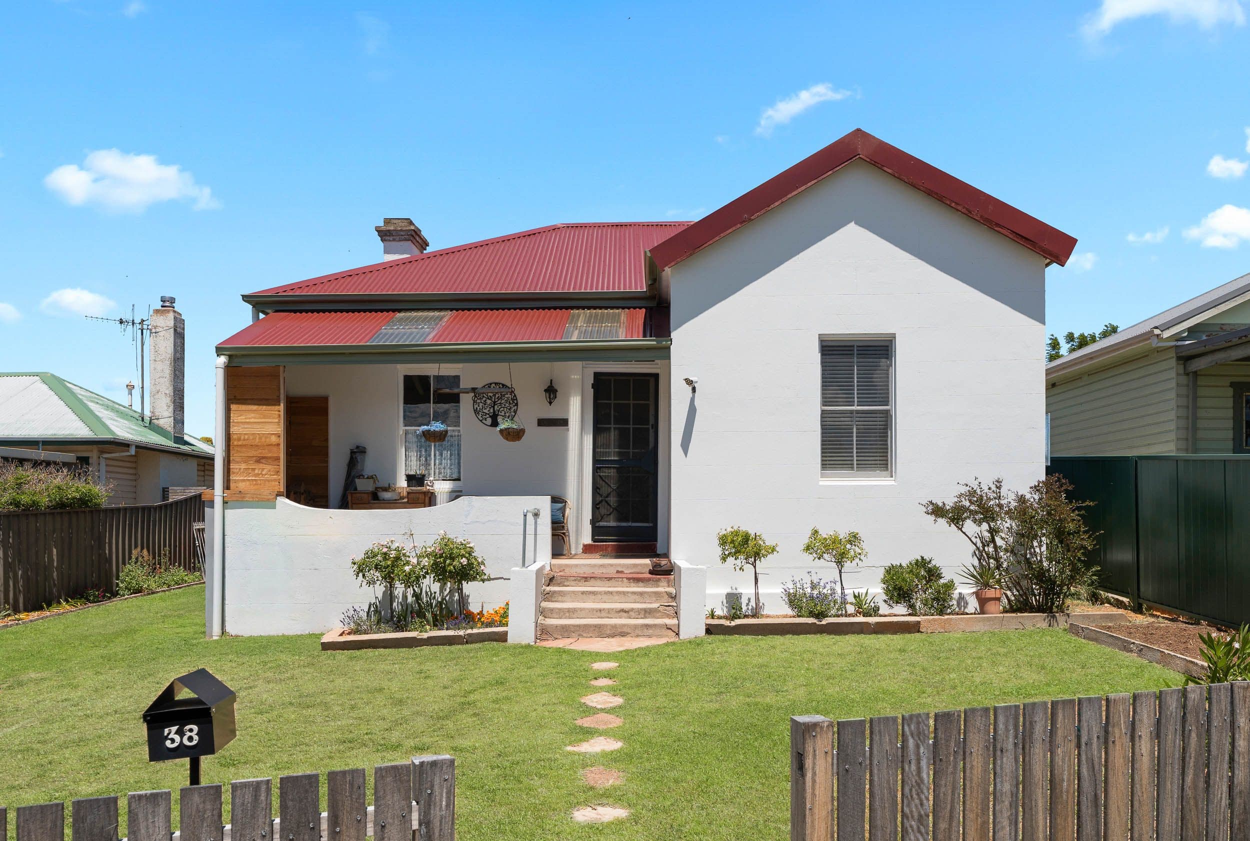 38 Lansdowne Street, Goulburn NSW 2580, Goulburn - Image 1