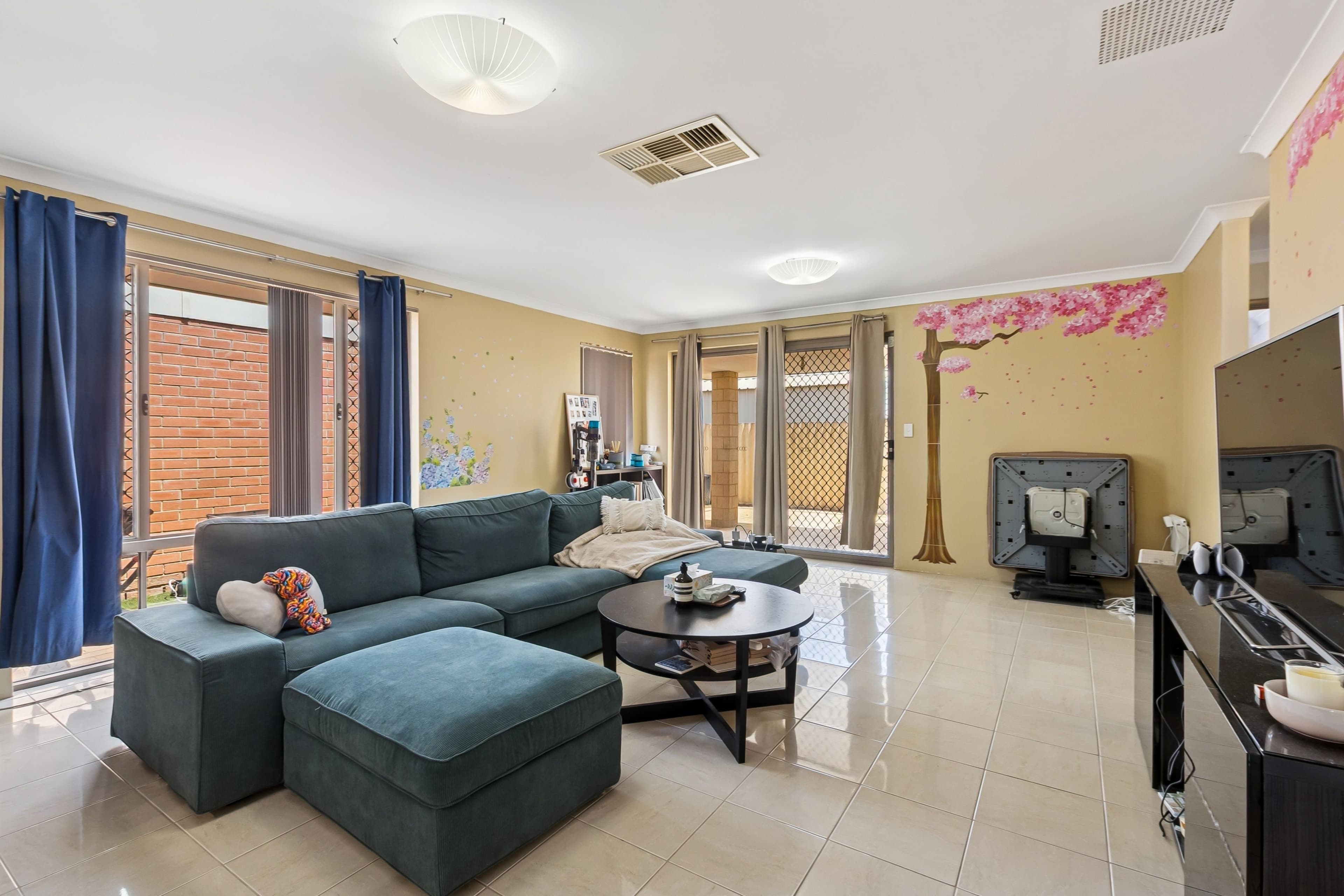 65 Manley Street, Cannington WA 6107, Cannington - Thumbnail 2