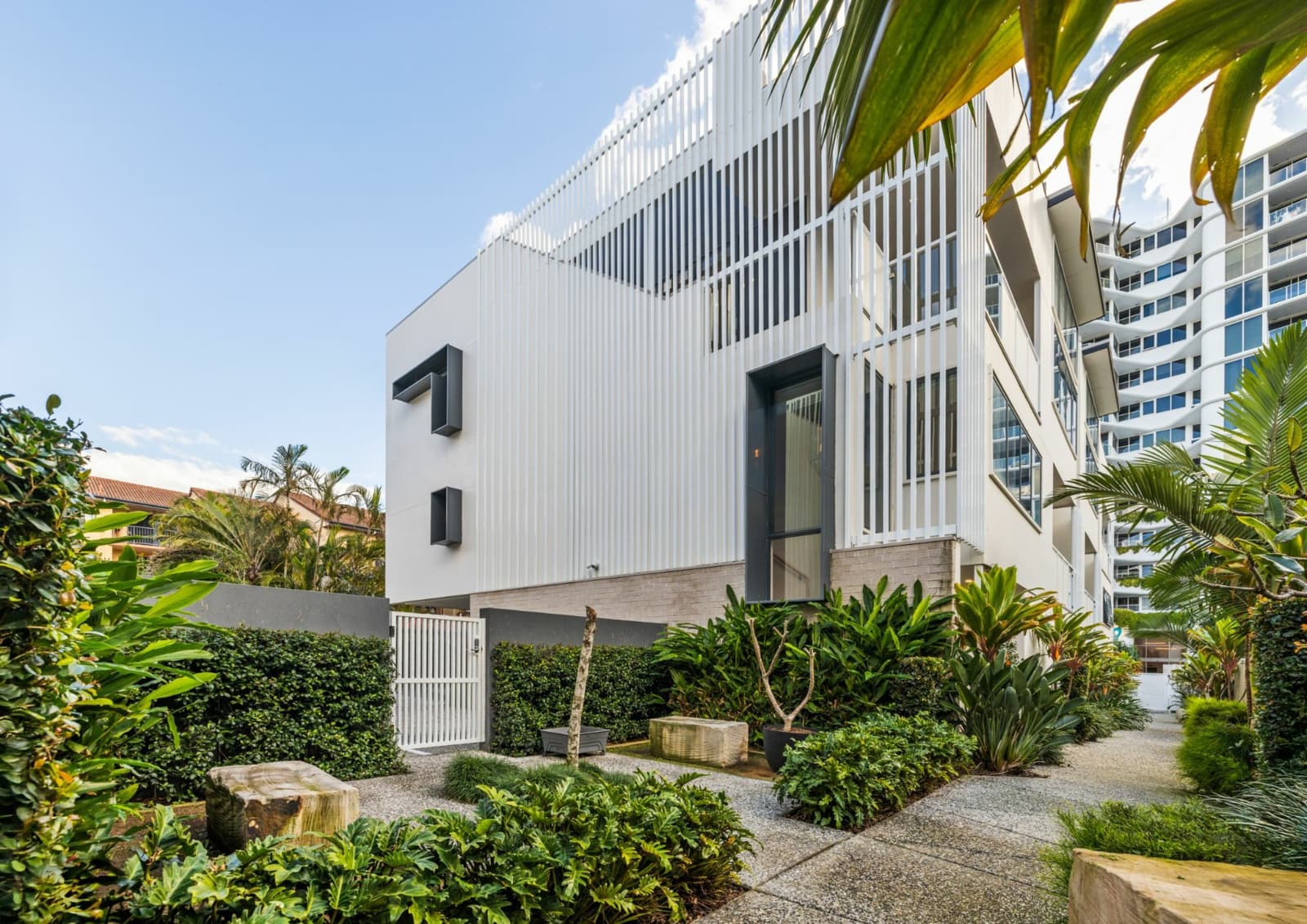 4/8 Miles Street,Coolangatta, Coolangatta - Thumbnail 3