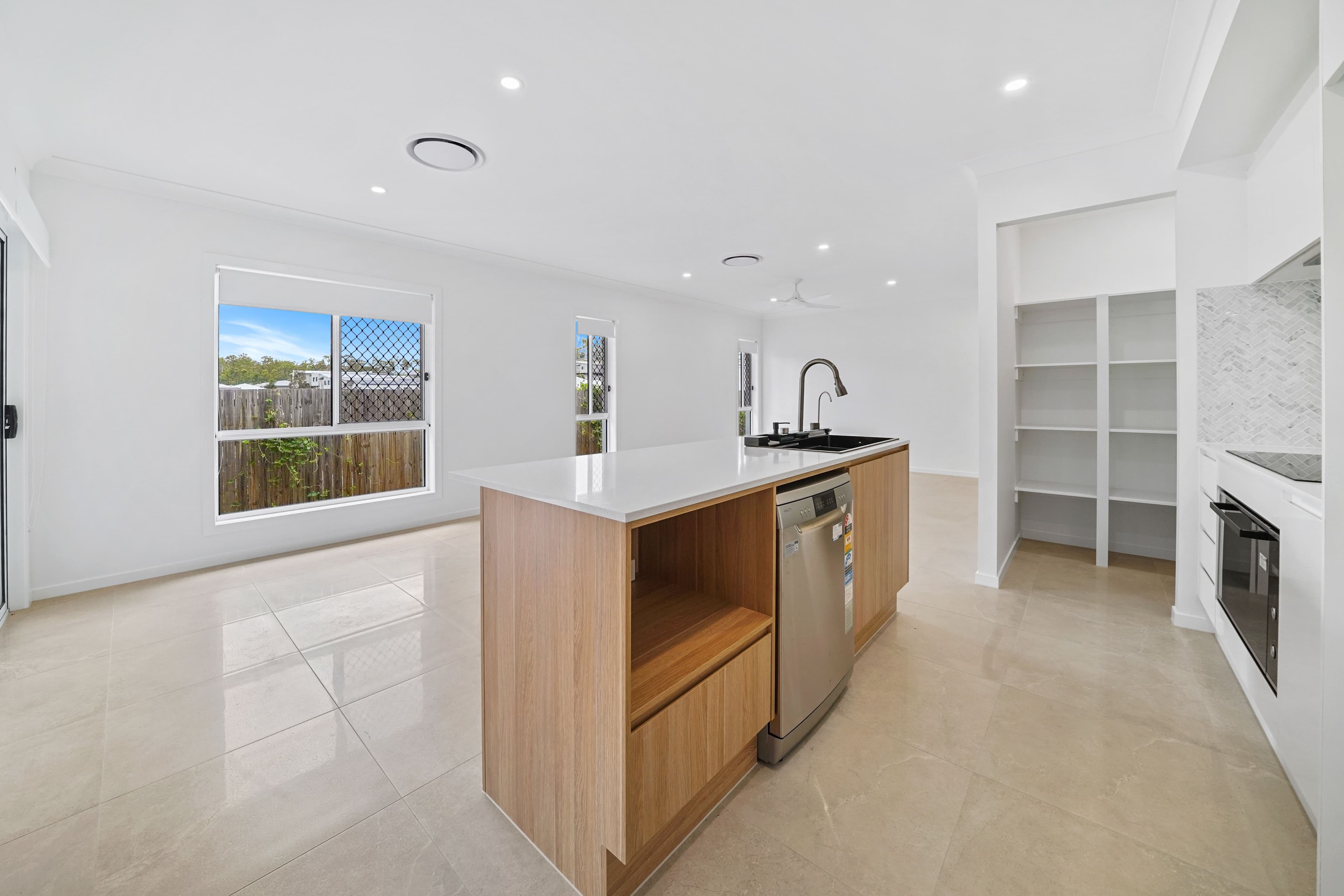 26 Tejo Street, Holmview QLD 4207, Holmview - Thumbnail 3