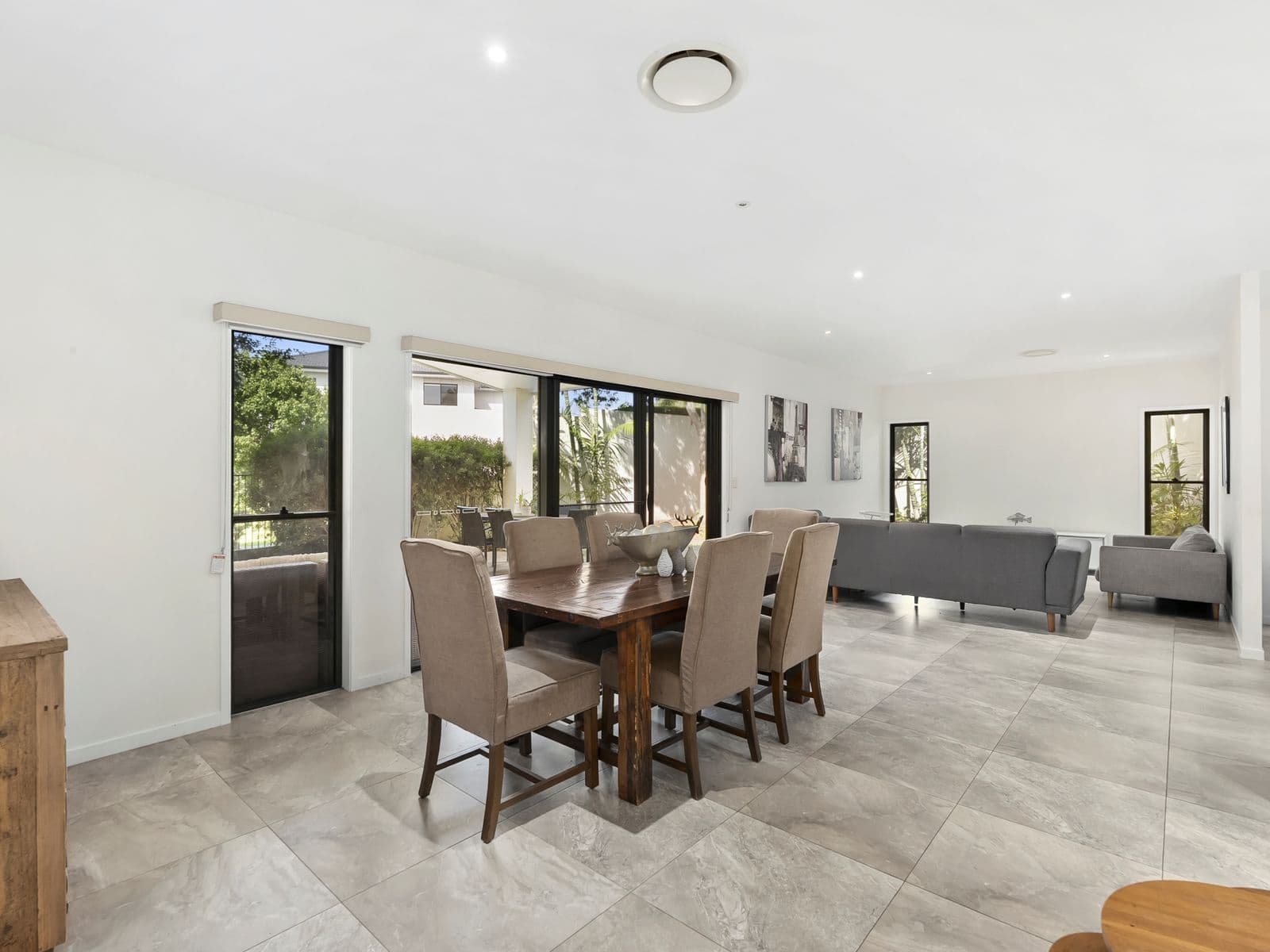 3034 Forest Hills Drive, Hope Island - Thumbnail 7