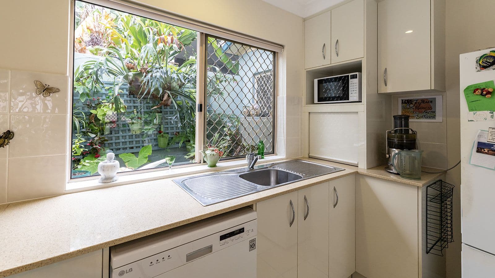 5 Palm Court, Agnes Water QLD 4677, Agnes Water - Thumbnail 5