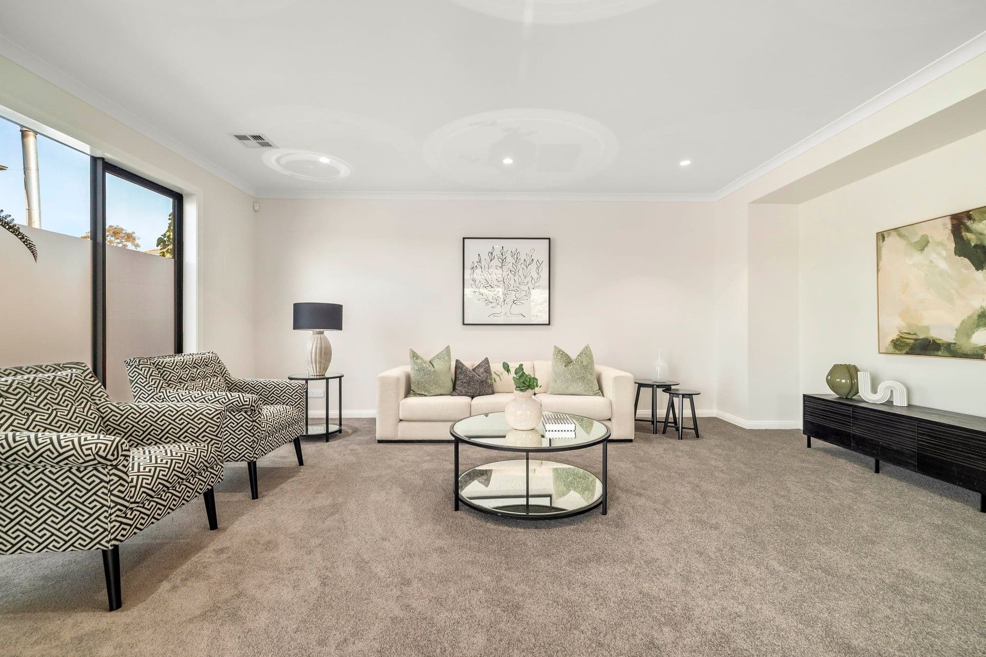 25 Oak Hill Road, Mount Waverley VIC 3149, Mount Waverley - Thumbnail 2