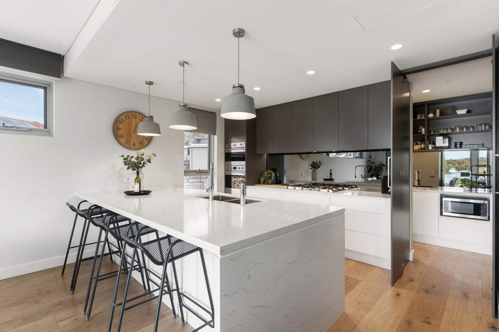 606 Henry Lawson Drive,East Hills, East Hills - Thumbnail 8