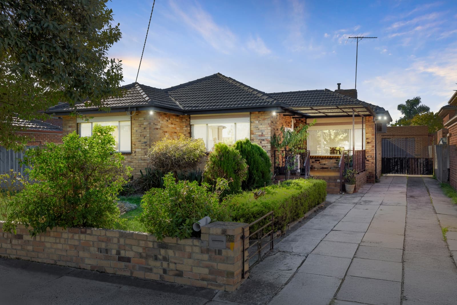 25 Robinson Street,Clayton, Clayton - Thumbnail 2