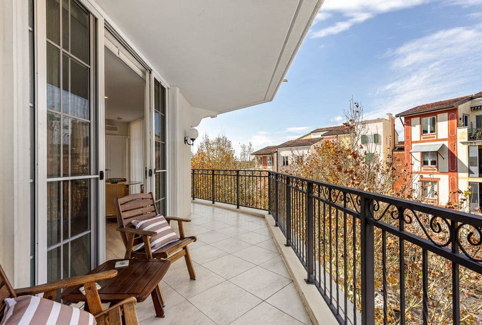 3029 The Boulevard, Carrara - Thumbnail 4